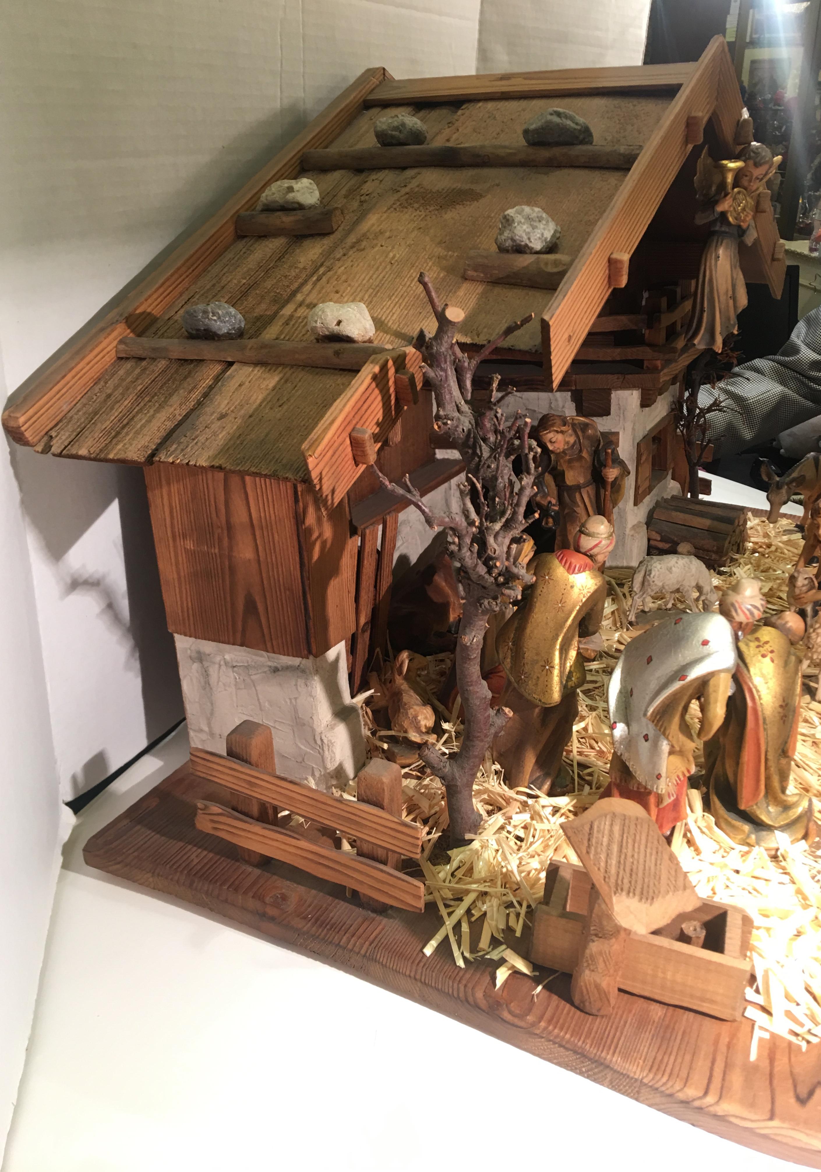 Finest Quality Italian Nativity Set Hand Carved Wood 17-Piece Oswald Demetz Deur 7