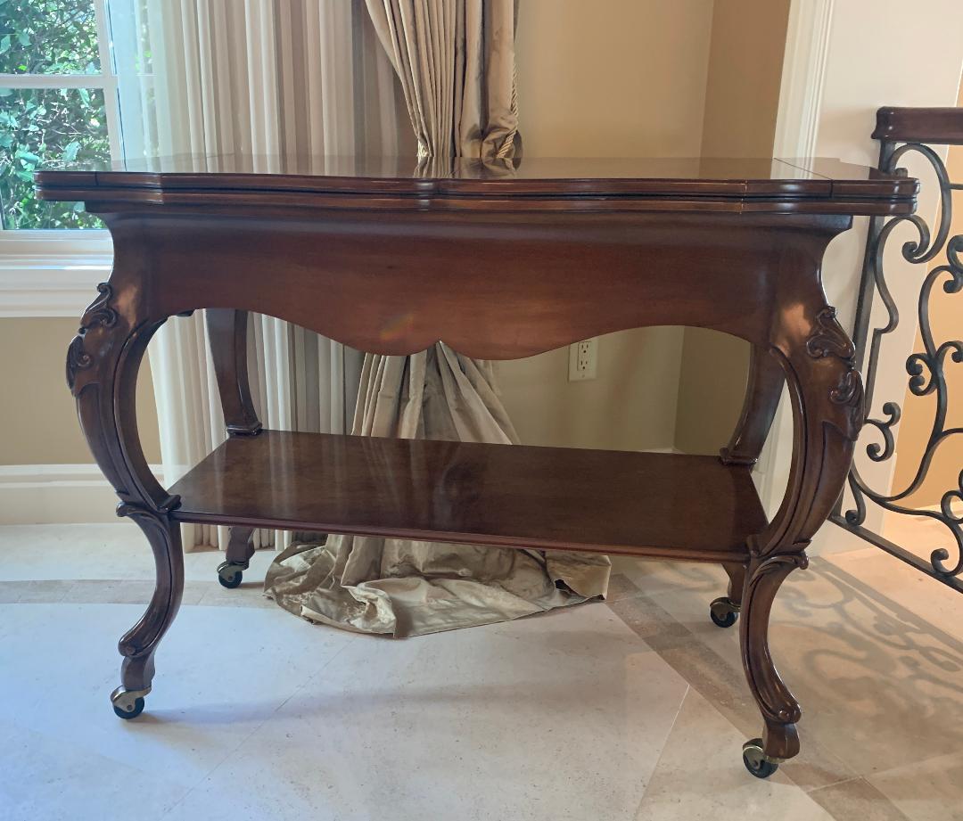 Finest Quality Karges Louis XV Style Walnut Venetian Server Cart Model 667 In Good Condition In Tustin, CA