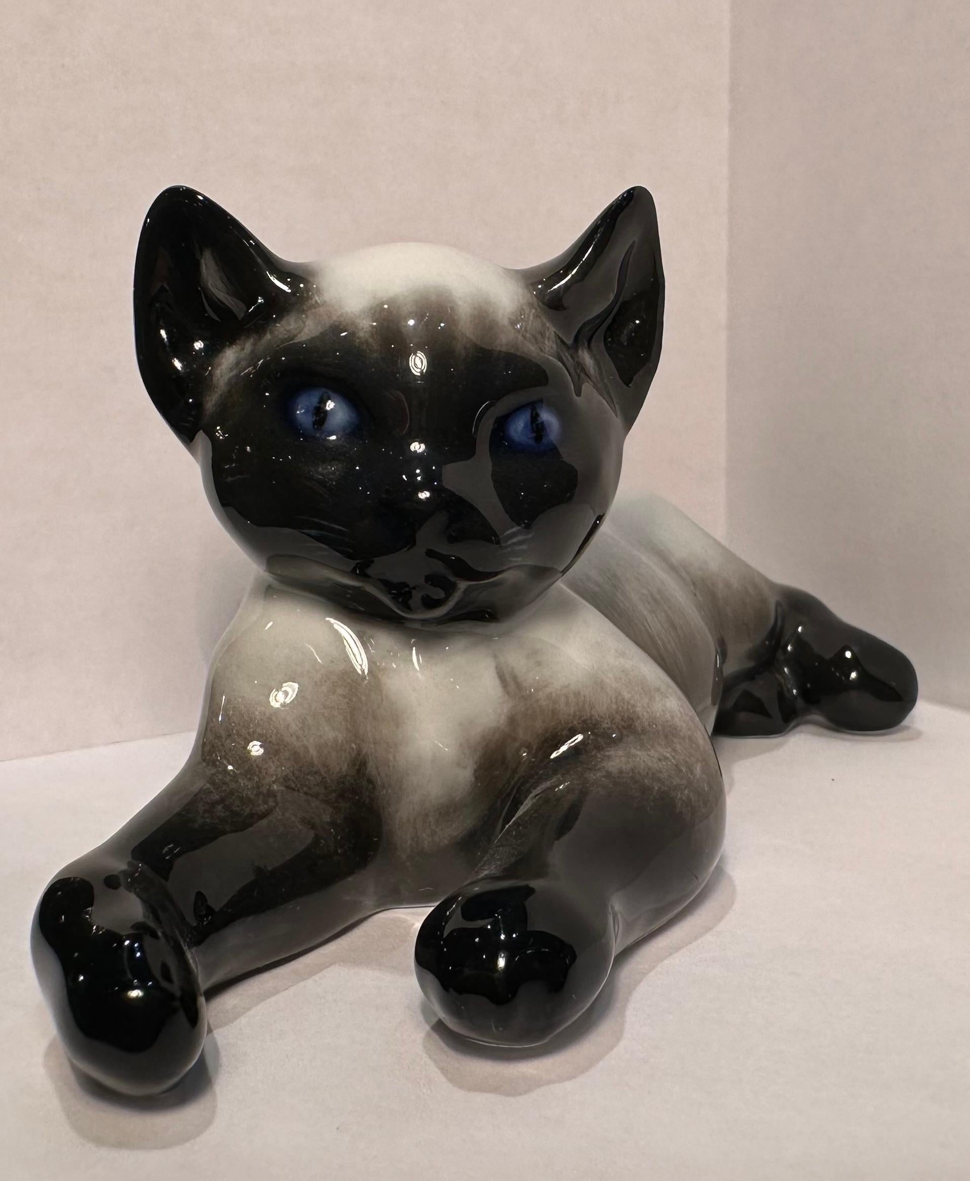Peint à la main Figurine en porcelaine de qualité supérieure Rosenthal Germany Siamese Kitten Cat Porcelain en vente