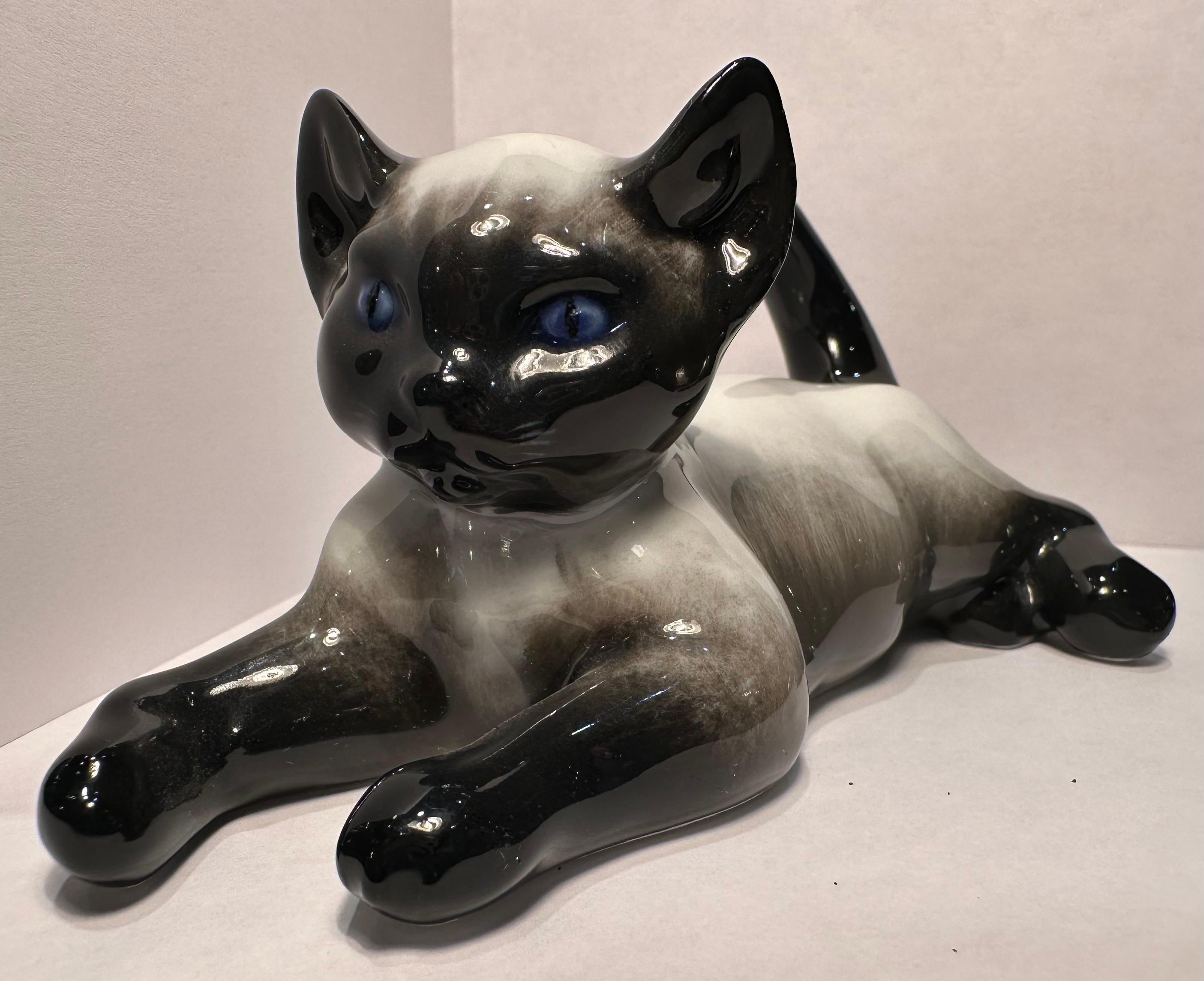 Finest Quality Rosenthal Germany Siamese Kitten Cat Porcelain Figurine In Excellent Condition For Sale In Tustin, CA