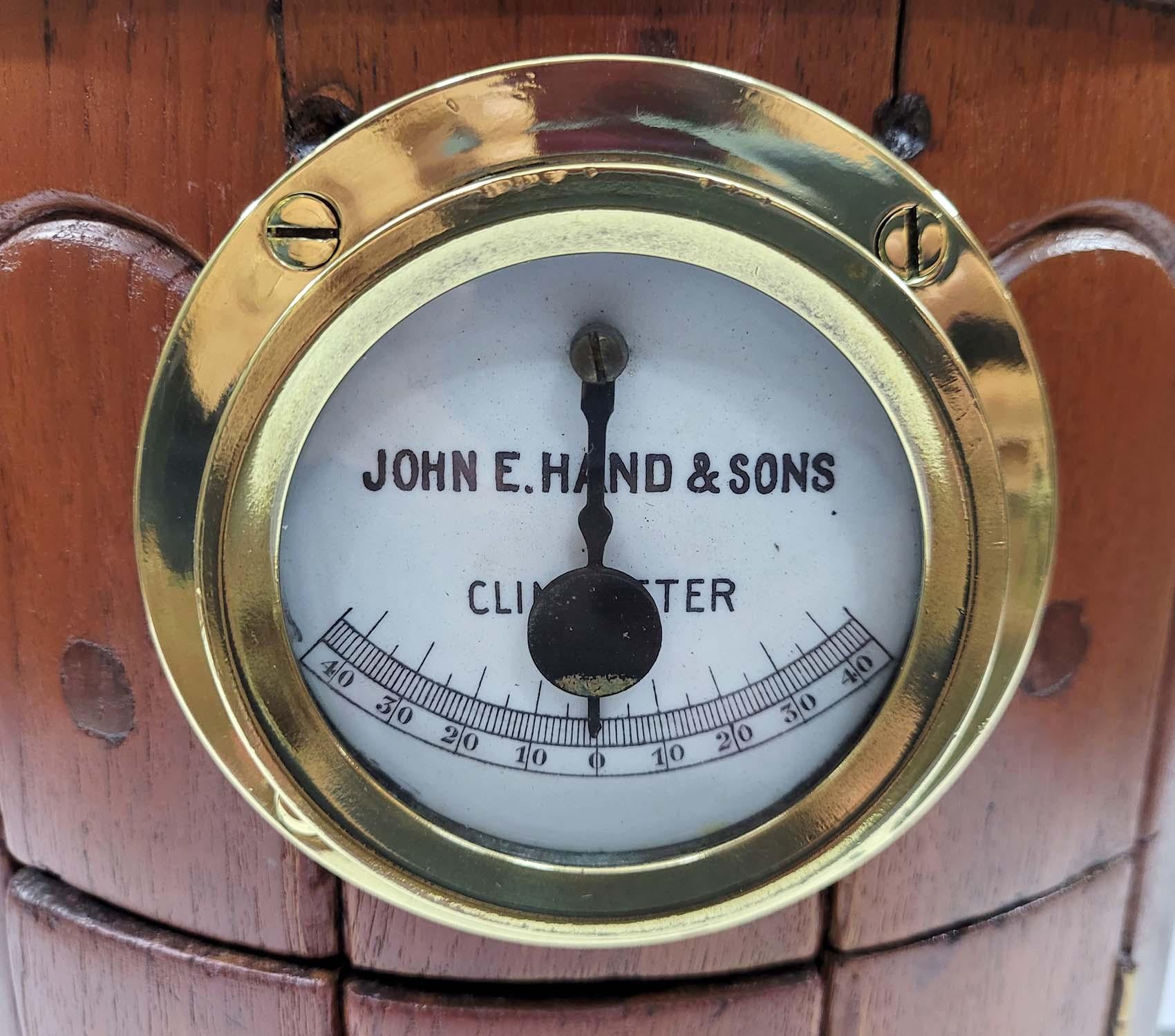 Finest Ships Binnacle von John Hand (Frühes 20. Jahrhundert) im Angebot