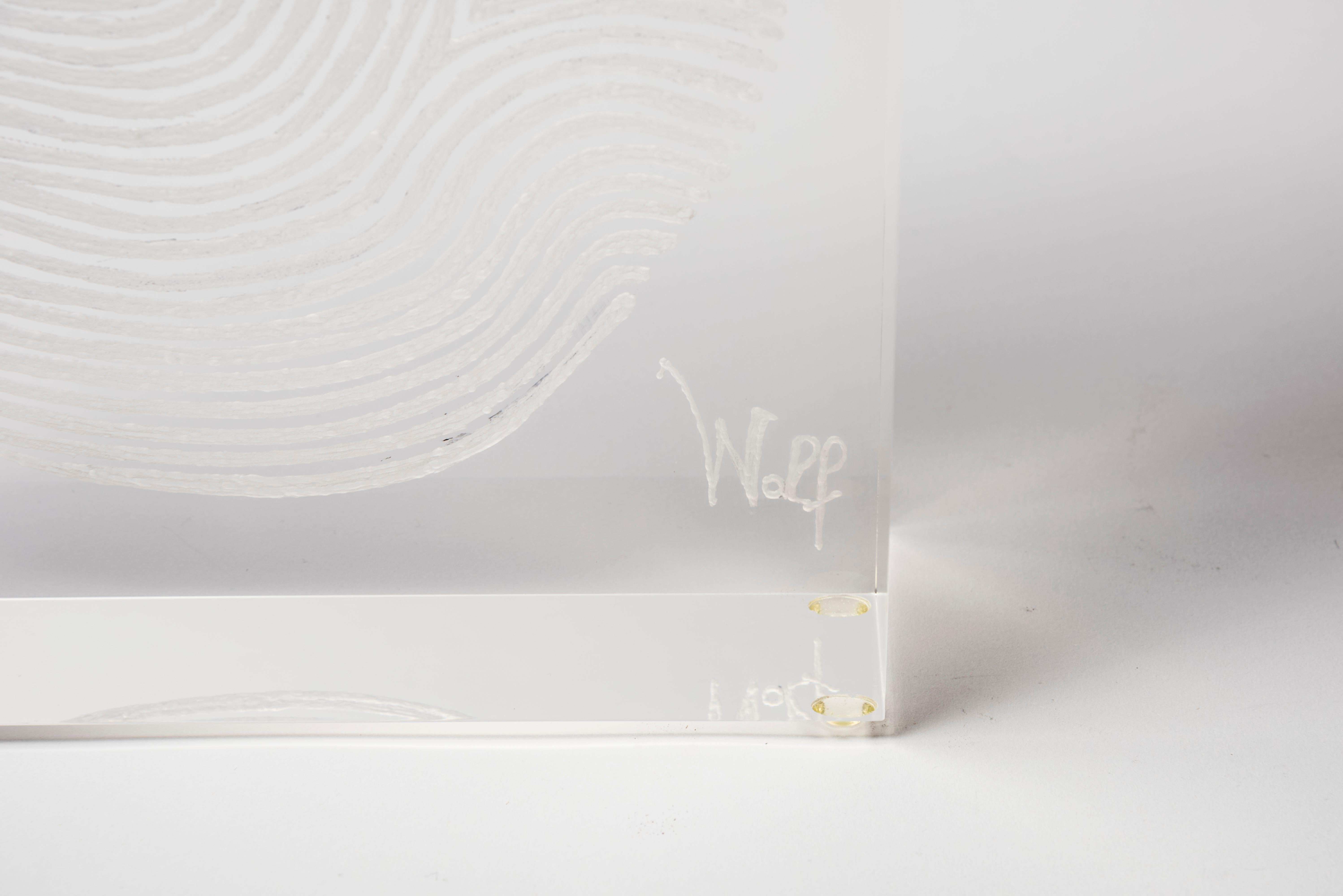 Fine XX secolo Impronta digitale in lucite firmata Wolf in vendita