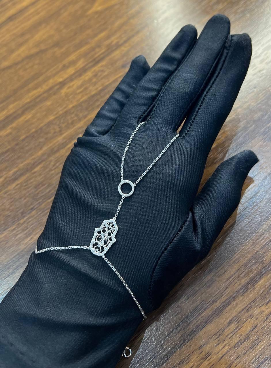 Bracelet d'affirmation Hamsa Hand Diamond Symbol en or blanc 18 carats en vente 3