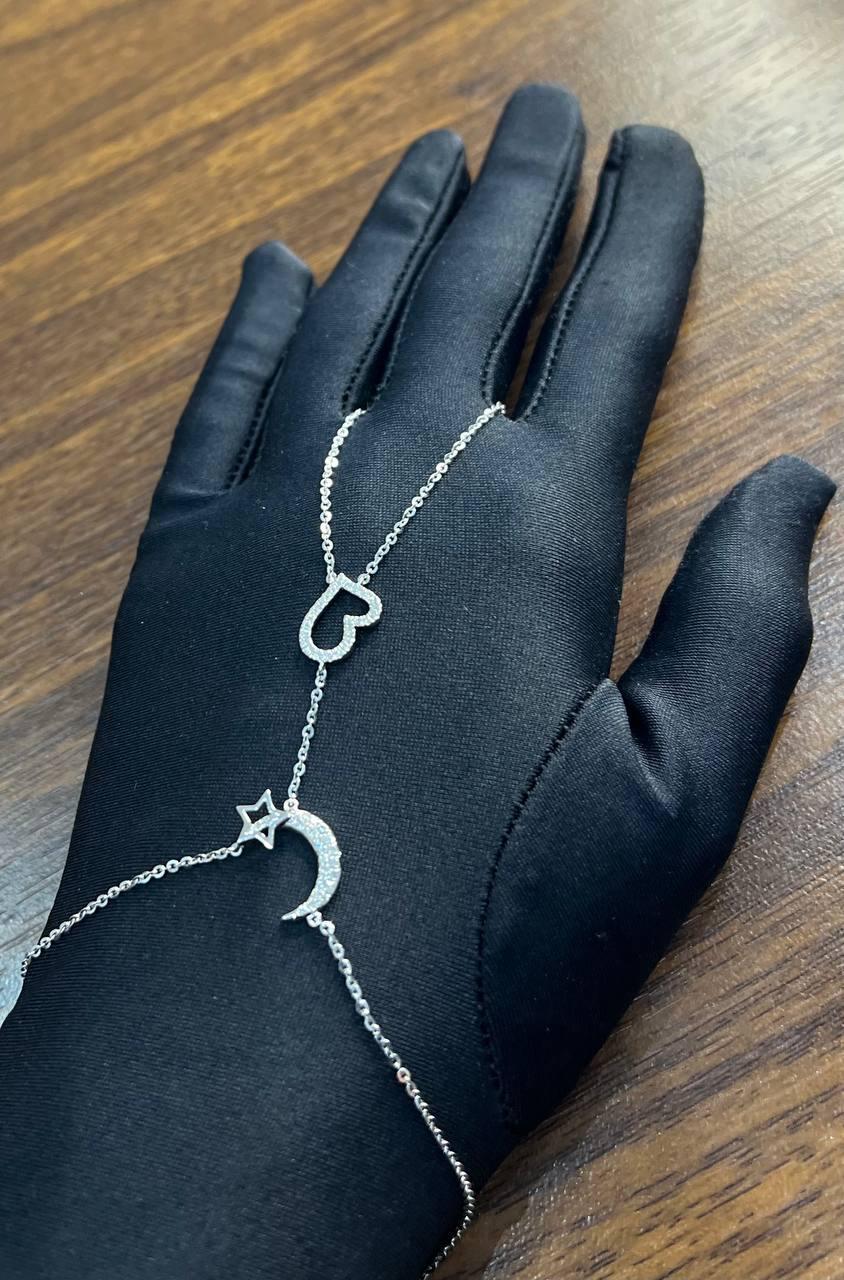 Women's Finger Ring Chain Heart Lunar Diamond Symbol 18K White Gold Statement Bracelet For Sale