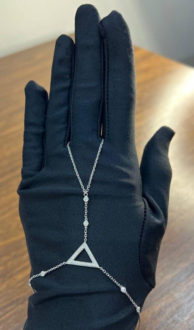 Moderne Bracelet fantaisie en or blanc 18 carats avec chaîne et diamants triangulaires géométriques en vente