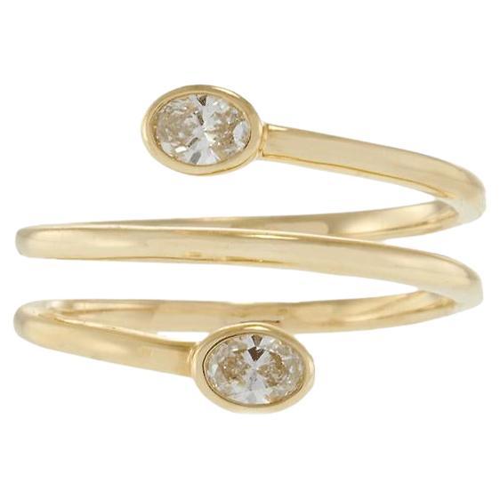 Bague de doigt avec diamants ovales en or jaune 14K