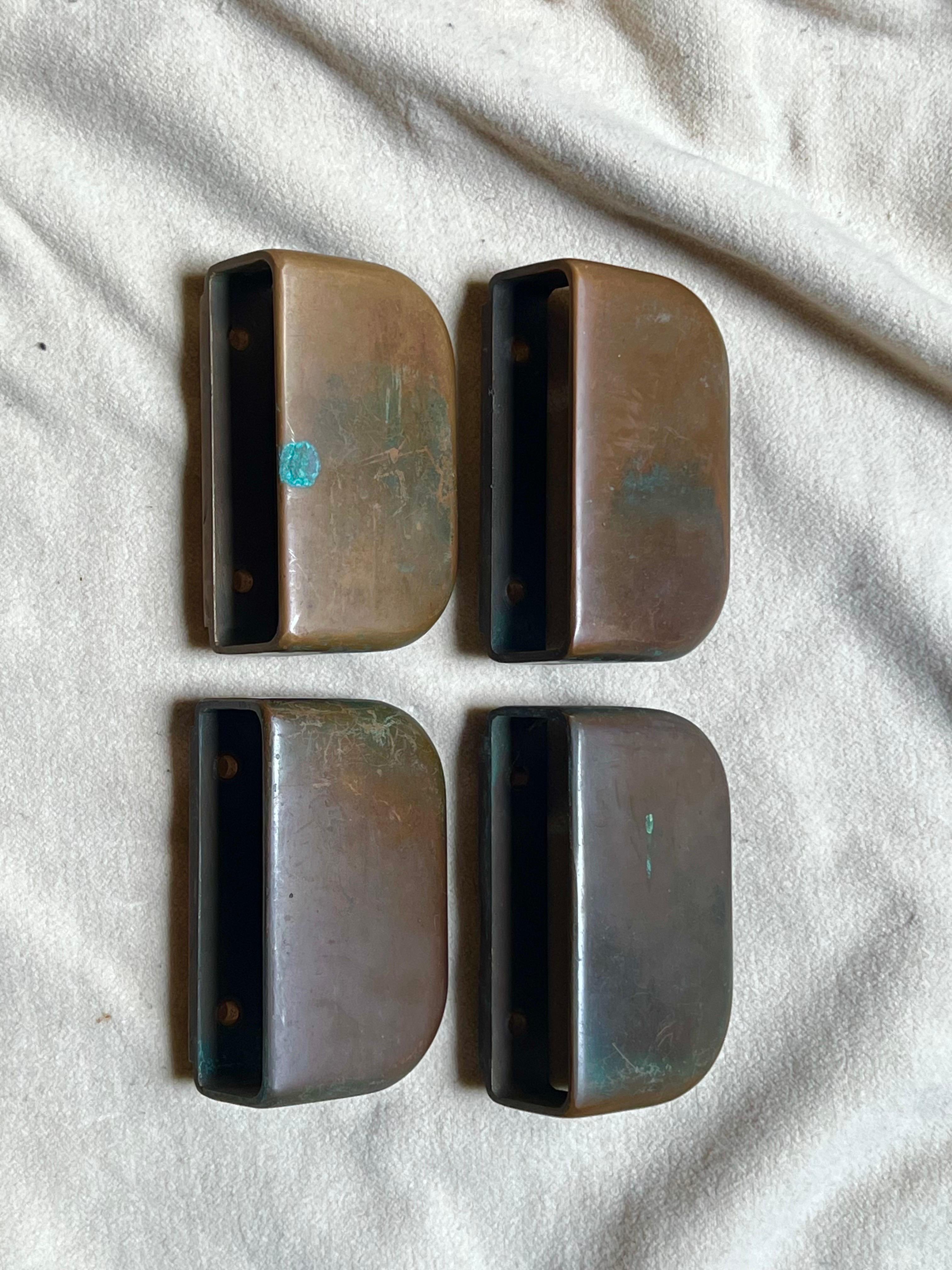 Finish Bronze Türgriffe Serie von 4 alle original + Patina Midcentury Himmel (Mitte des 20. Jahrhunderts) im Angebot