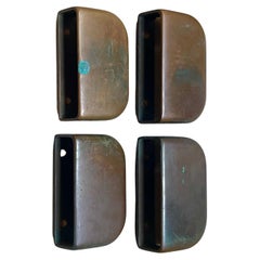 Tiradores de puerta de bronce acabado serie de 4 todos originales + pátina cielo de mediados de siglo