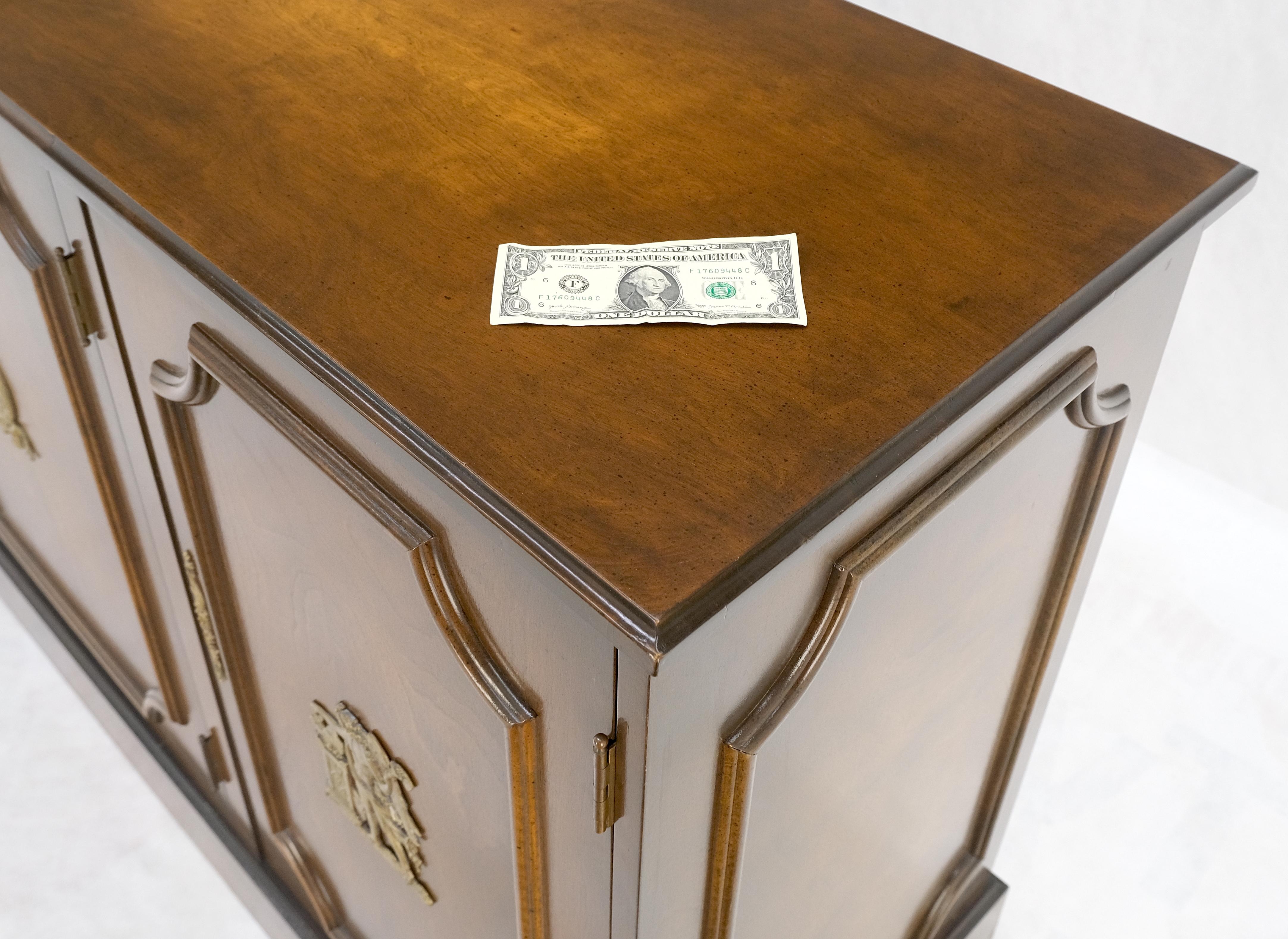 Acabado FONDO Bronce Montajes Tres Puertas 4 Cajones Aparador Credenza Armario MINT en venta 6