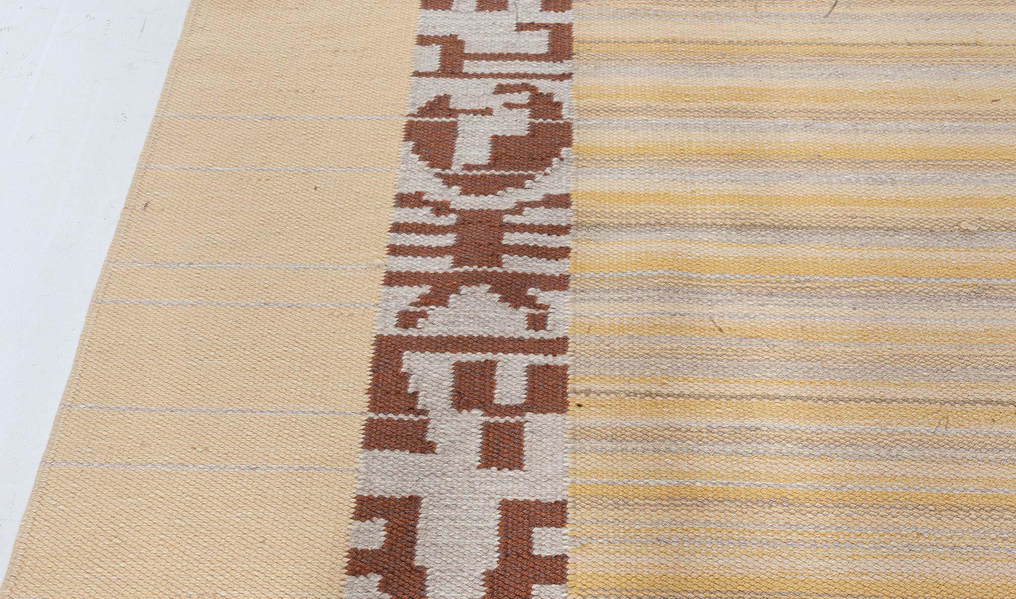 Finland Flat Woven Rug by Alestalon Mattokutomo In Good Condition For Sale In New York, NY