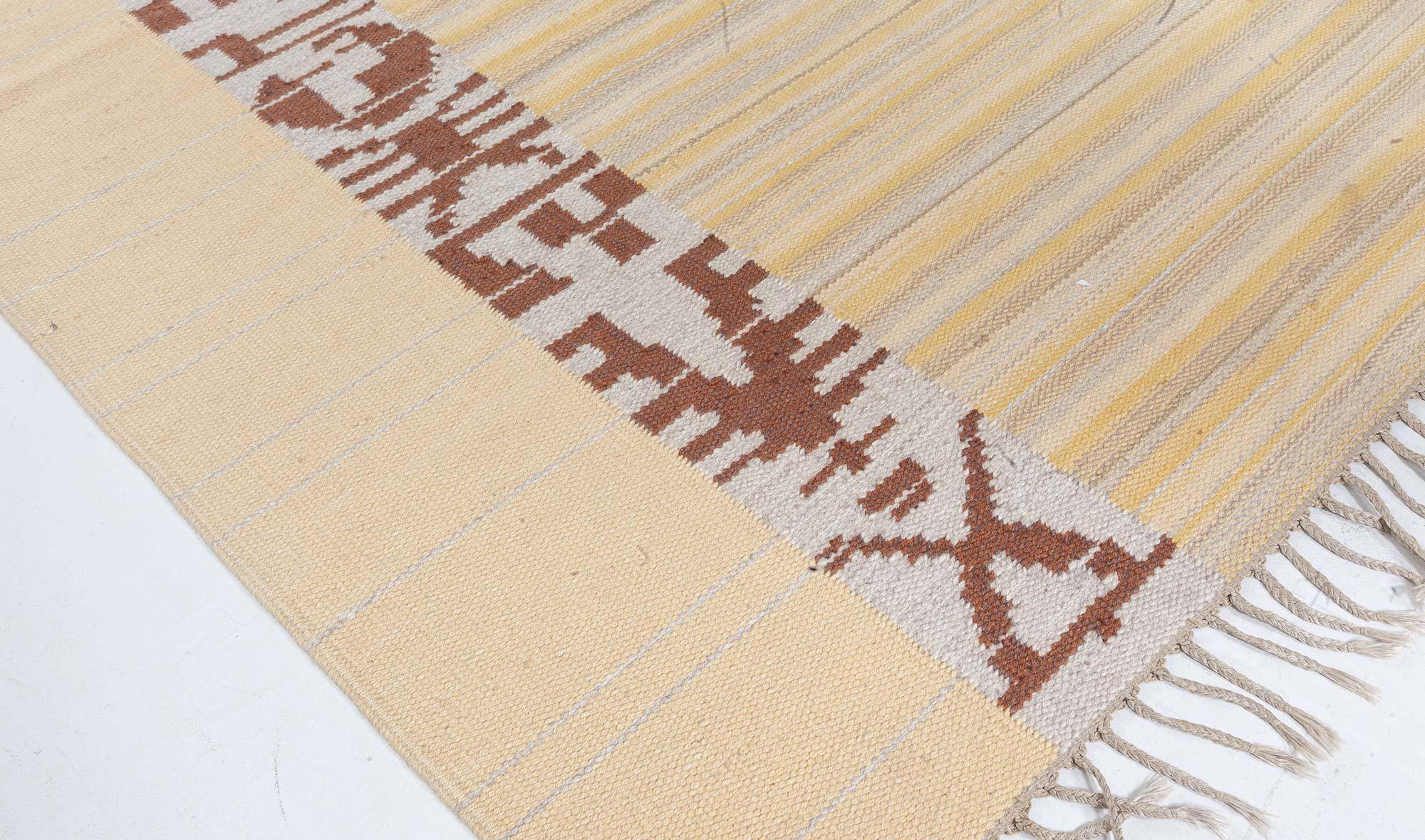 Finnland Flachgewebe-Teppich von Alestalon Mattokutomo (20. Jahrhundert) im Angebot