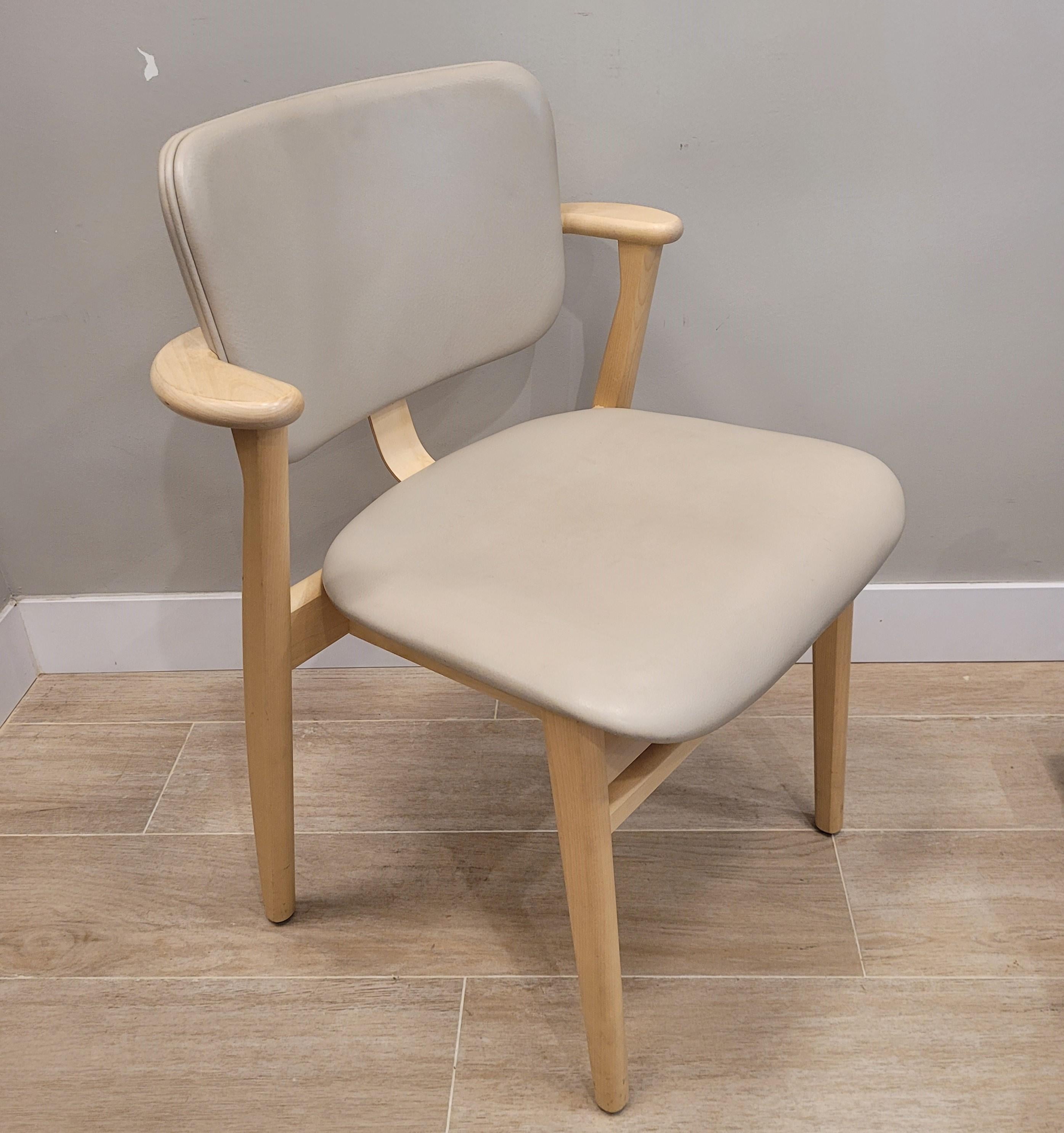 Finland grey leather wood Domus Chair, Ilmari Tapiovaara, Artek In Good Condition In Valladolid, ES
