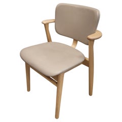 Chaise Domus finlandaise en bois de cuir gris, Ilmari Tapiovaara, Artek