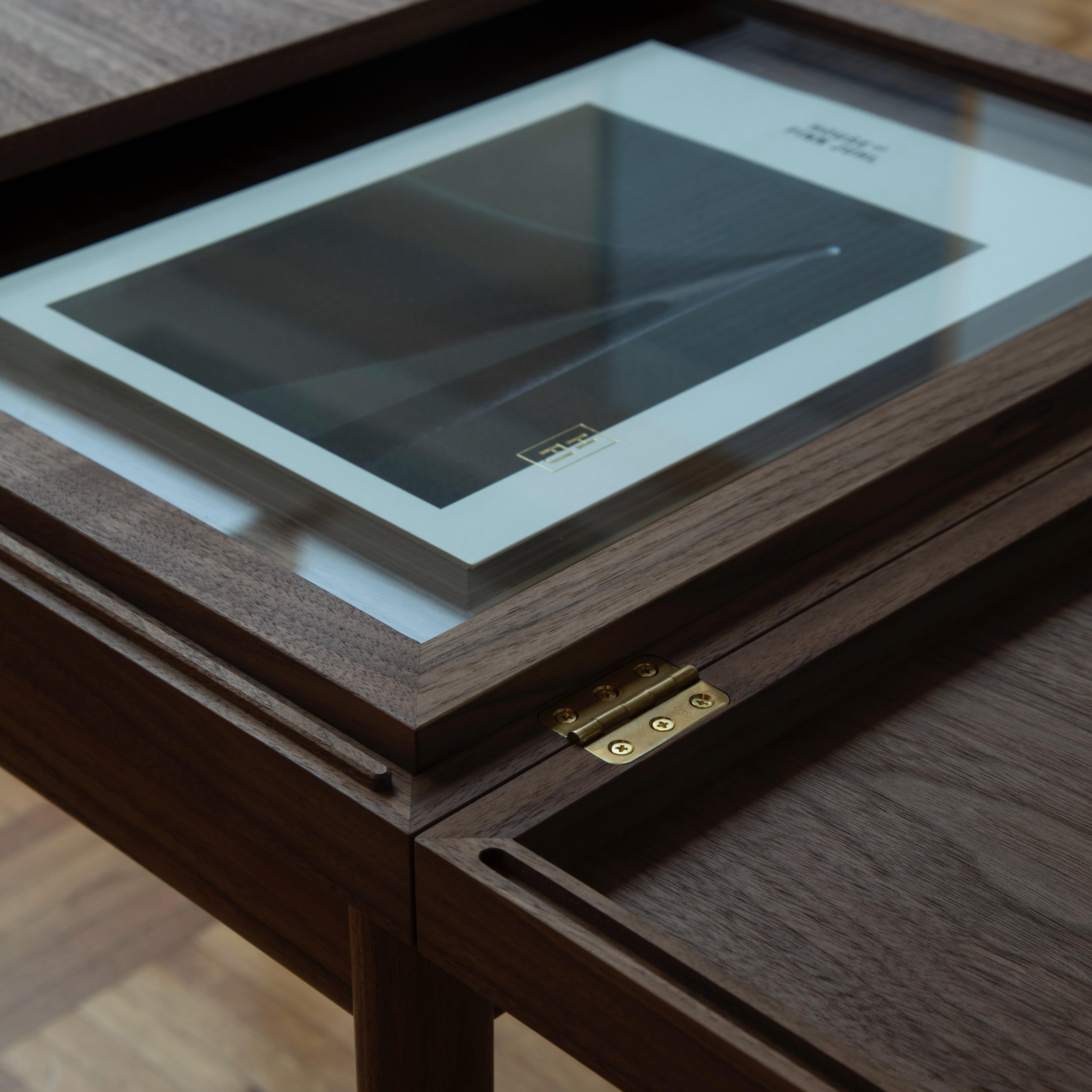 Finn Jhul Art Collector's Vitrine Coffee Table in Wood In New Condition In Barcelona, Barcelona