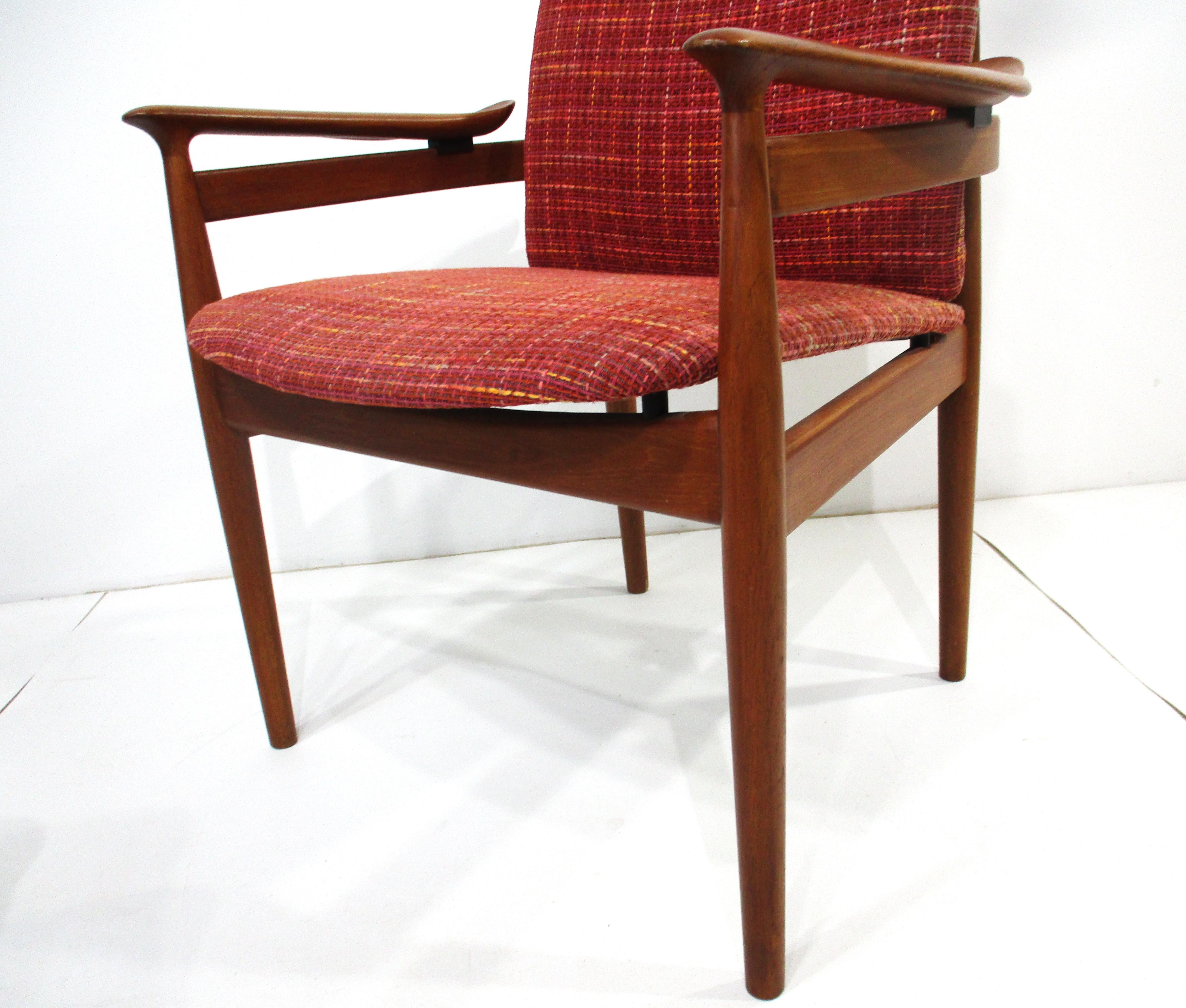 Sedia a braccio in teak con ottomana Finn Juhls 192 di France & Sons Danimarca in vendita 6