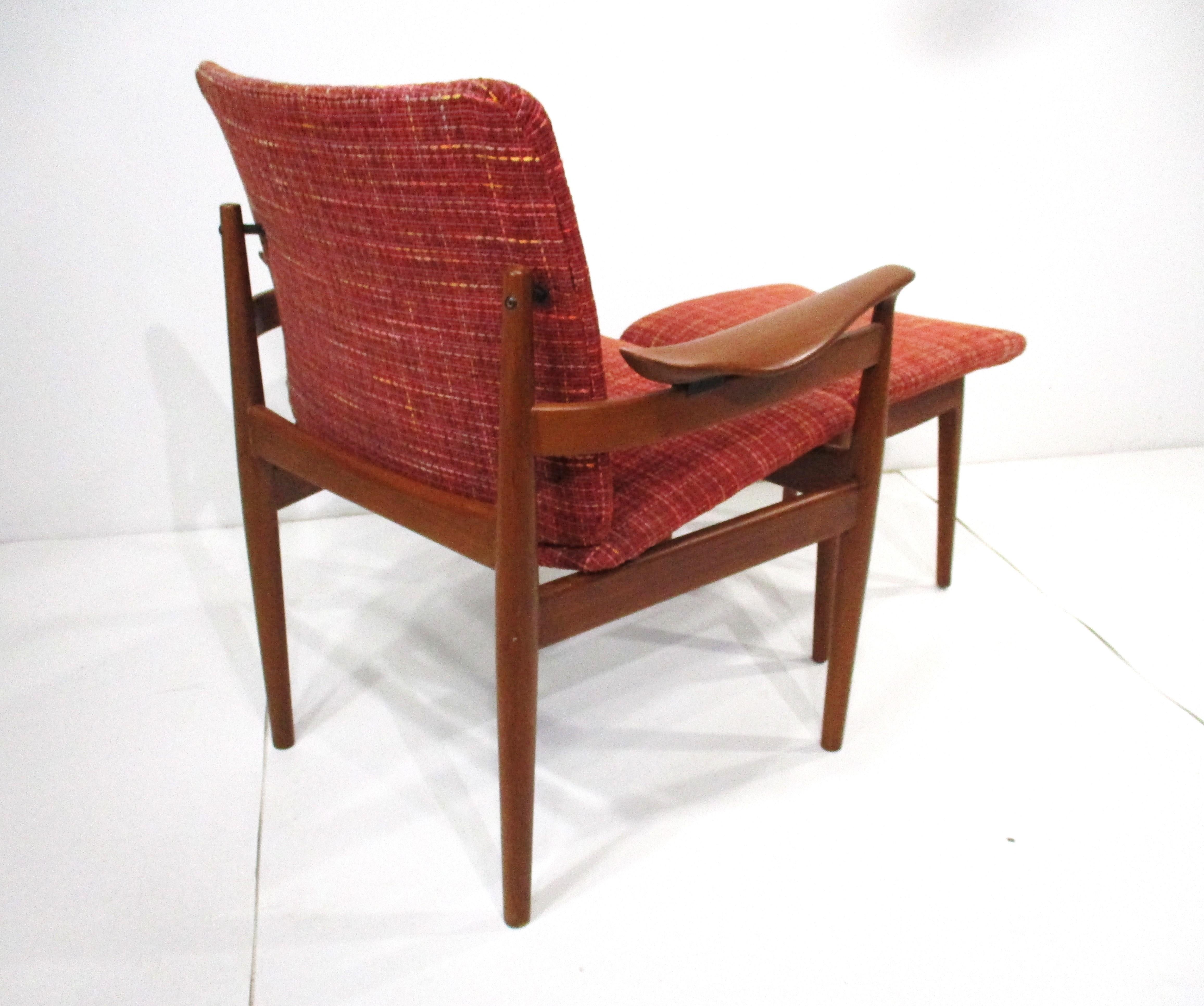 Sedia a braccio in teak con ottomana Finn Juhls 192 di France & Sons Danimarca In condizioni buone in vendita a Cincinnati, OH