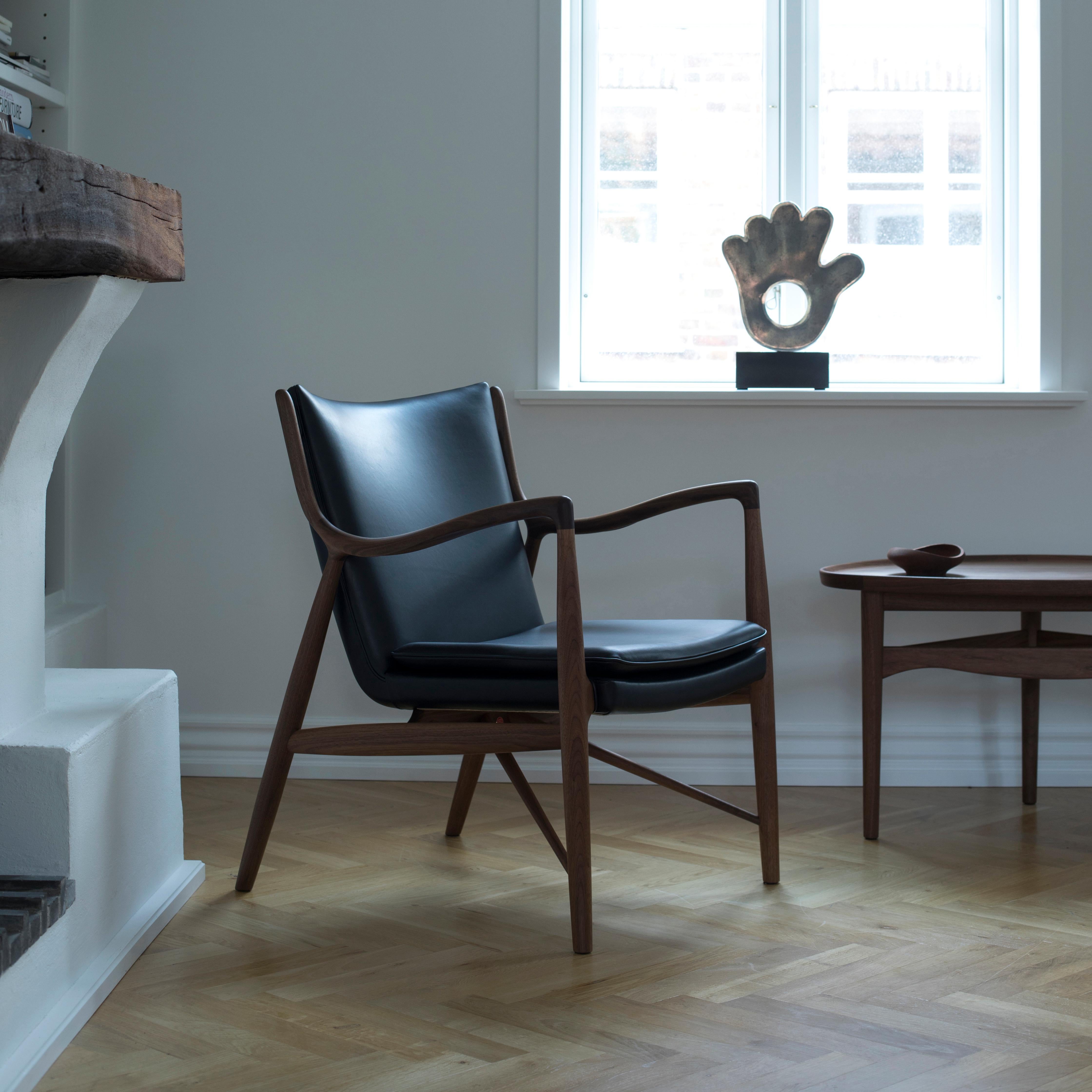Finn Juhl 45 Chair, Wood and Black Leather 6