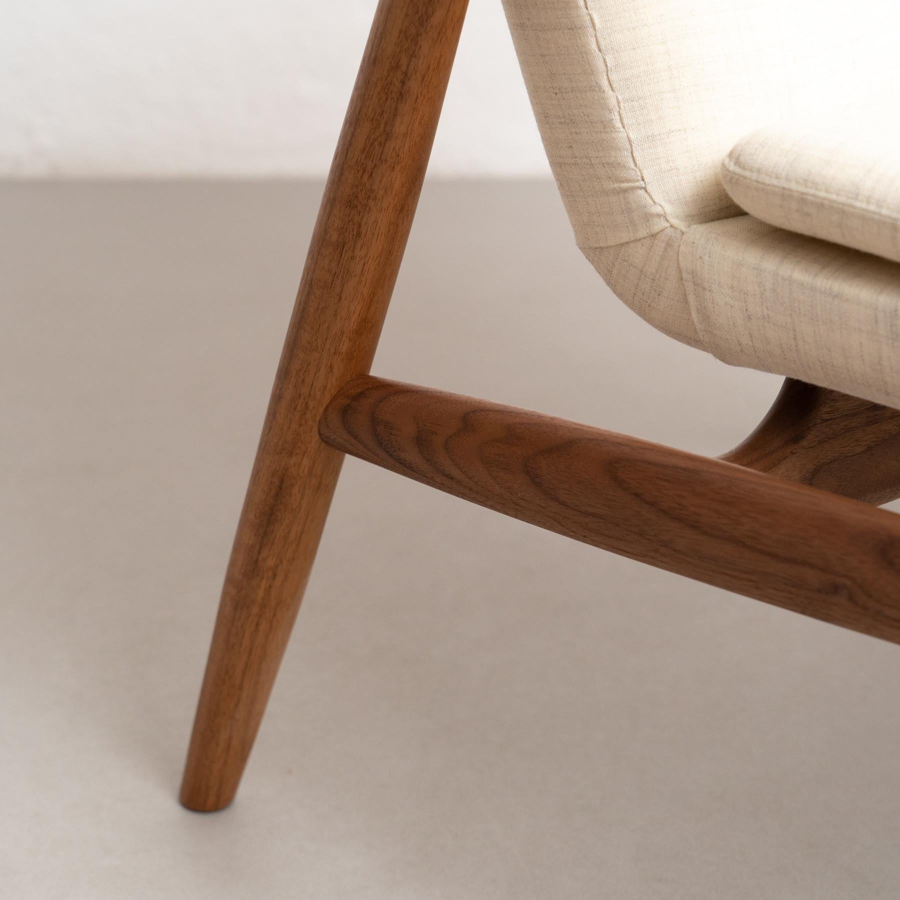 Finn Juhl 45 Chair, Wood and Fabric For Sale 6