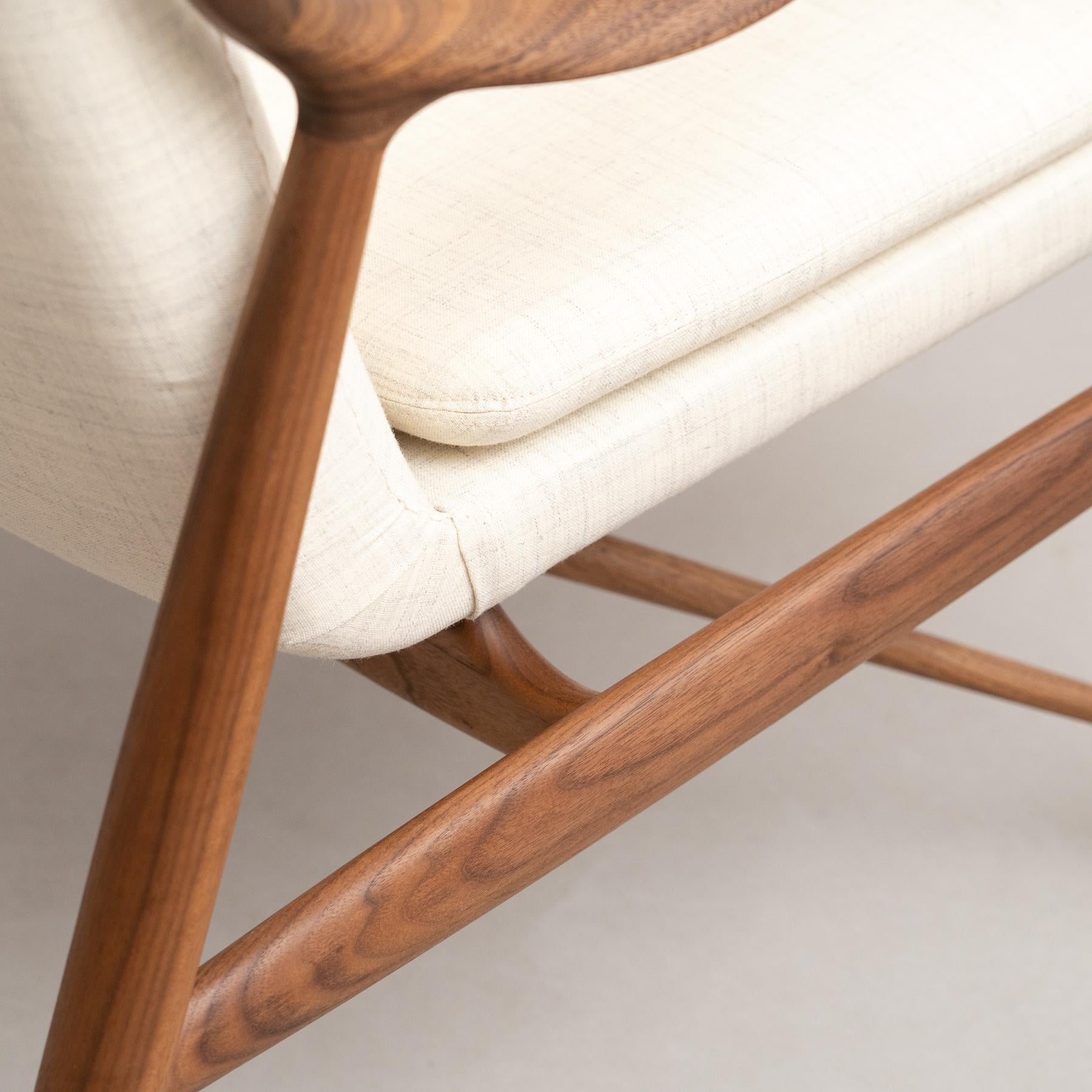 Finn Juhl 45 Chair, Wood and Fabric For Sale 7