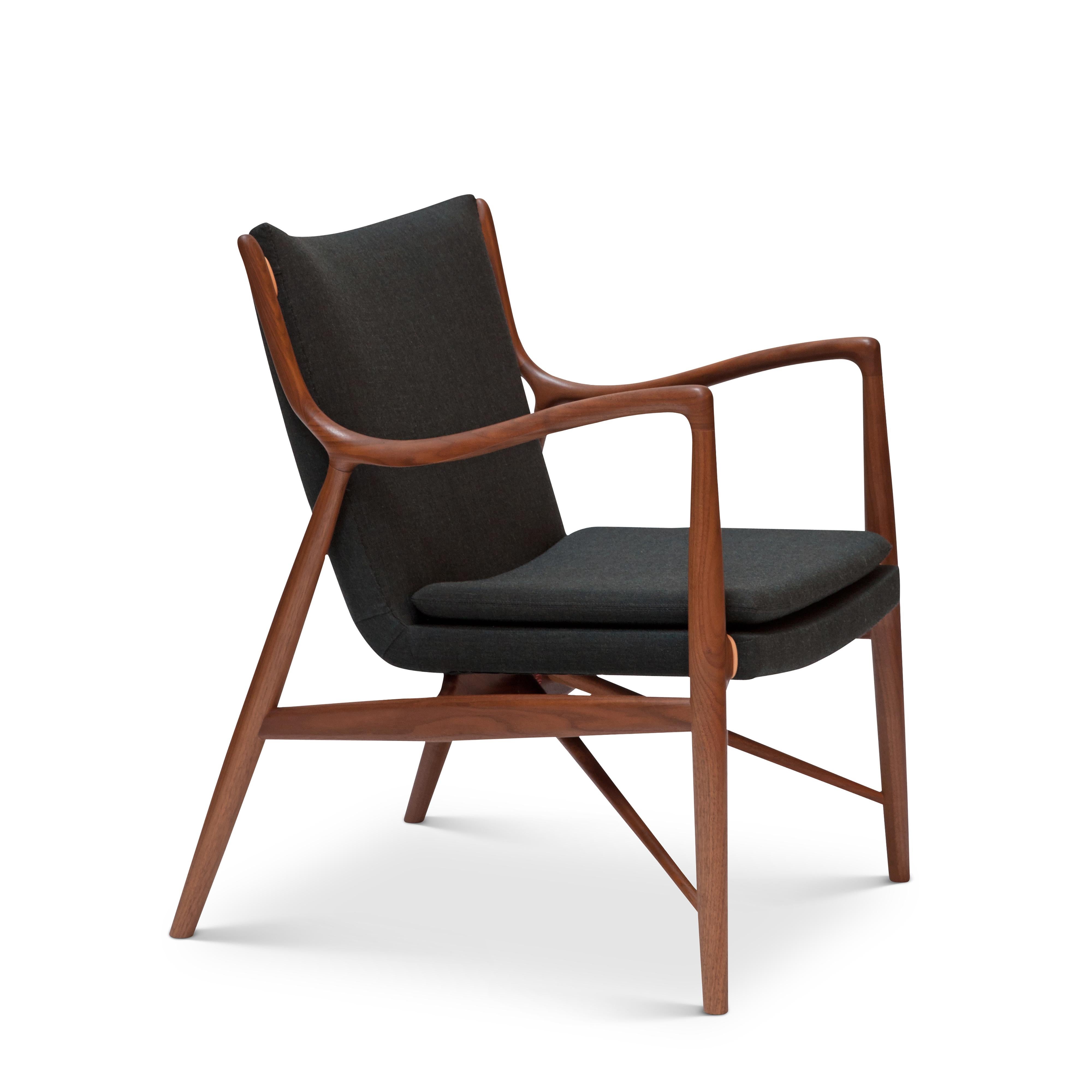 Finn Juhl 45-Stuhl, Holz und Stoff (21. Jahrhundert und zeitgenössisch) im Angebot