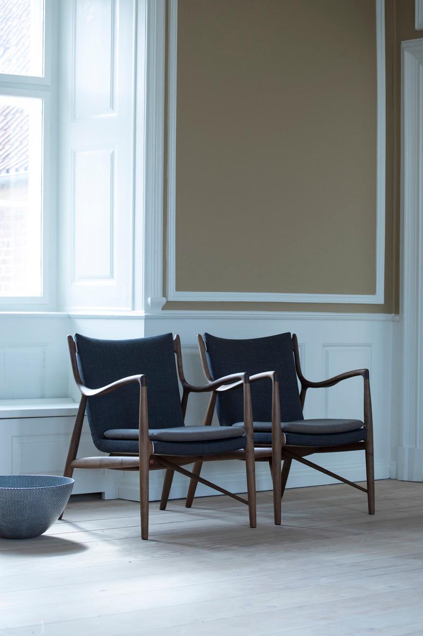 Finn Juhl 45 Chair, Wood and Leather by House of Finn Juhl In New Condition In Barcelona, Barcelona