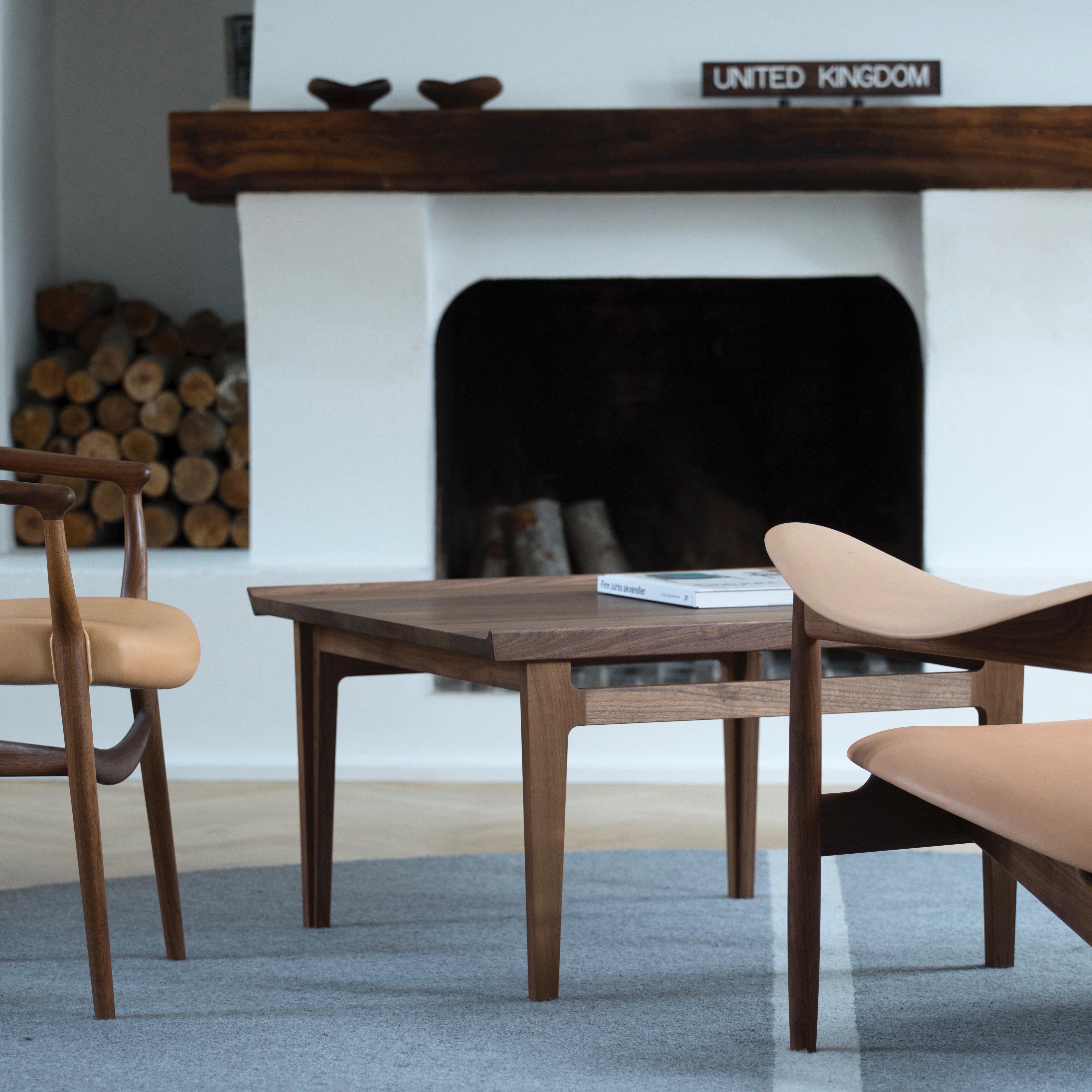 Finn Juhl 500 Wood Table In New Condition In Barcelona, Barcelona