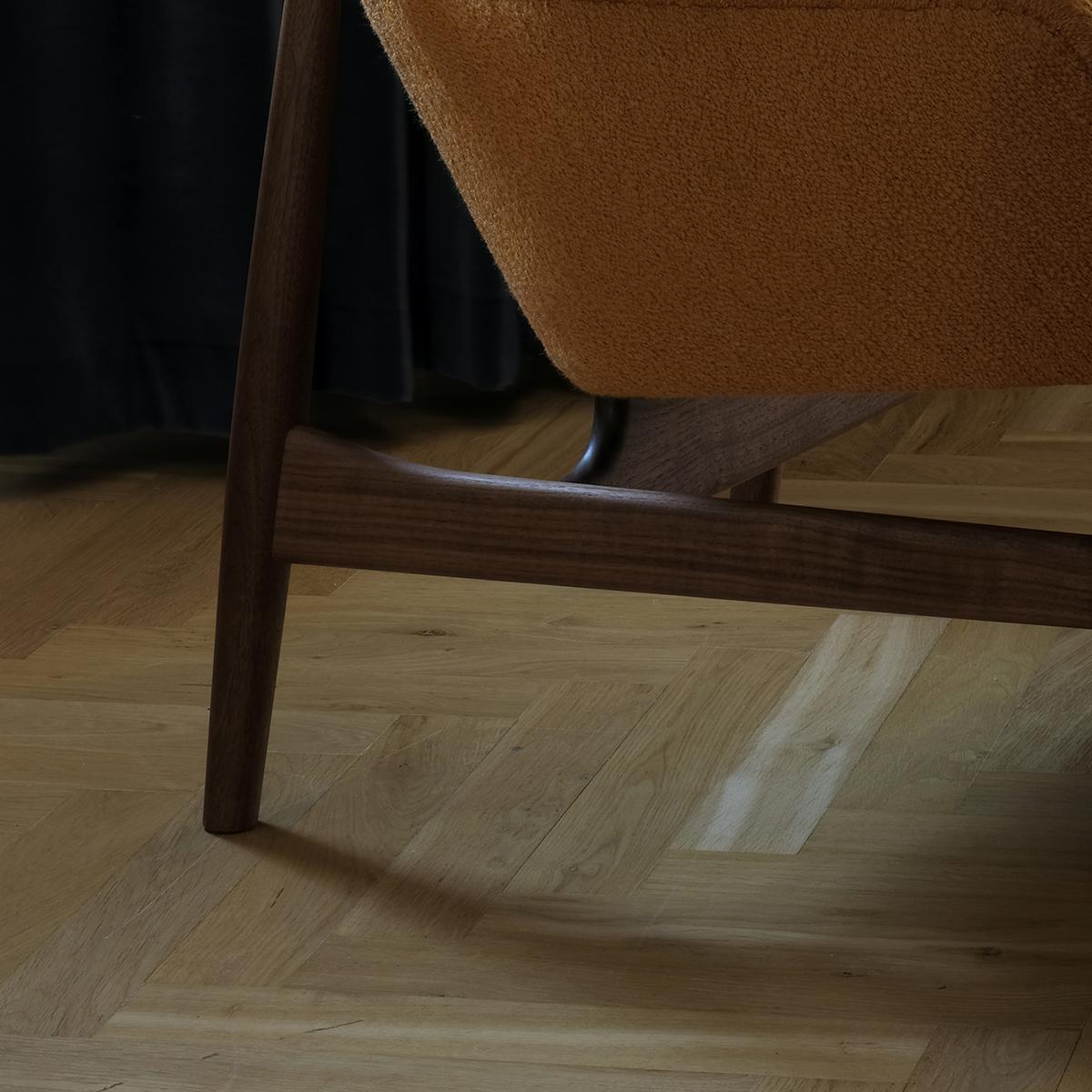 Finn Juhl 53 Chair by House of Finn Juhl In New Condition In Barcelona, Barcelona