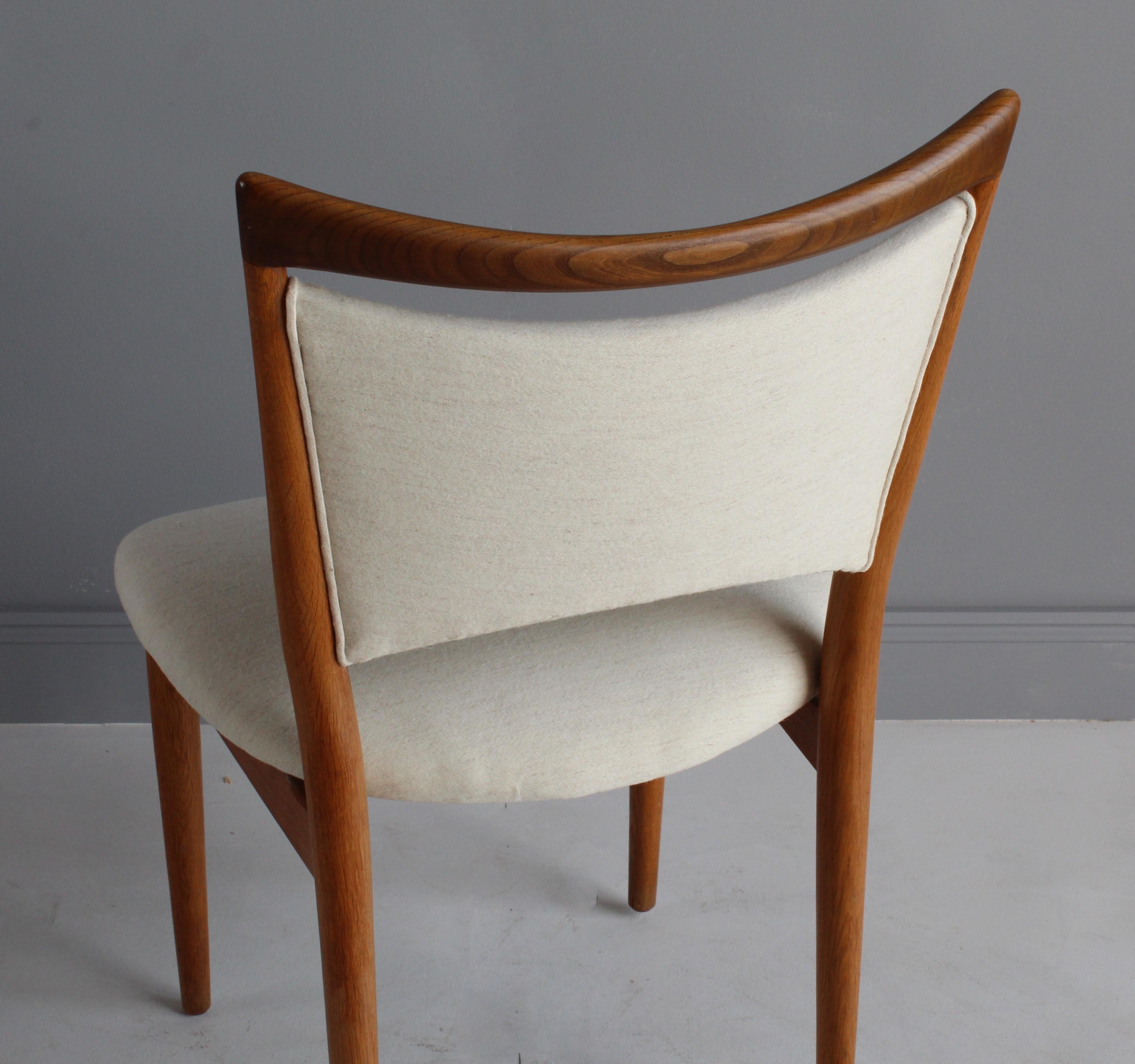 Finn Juhl, 6 Dining Chairs, Oak, Handwoven Fabric, Søren Willadsen, 1956 4