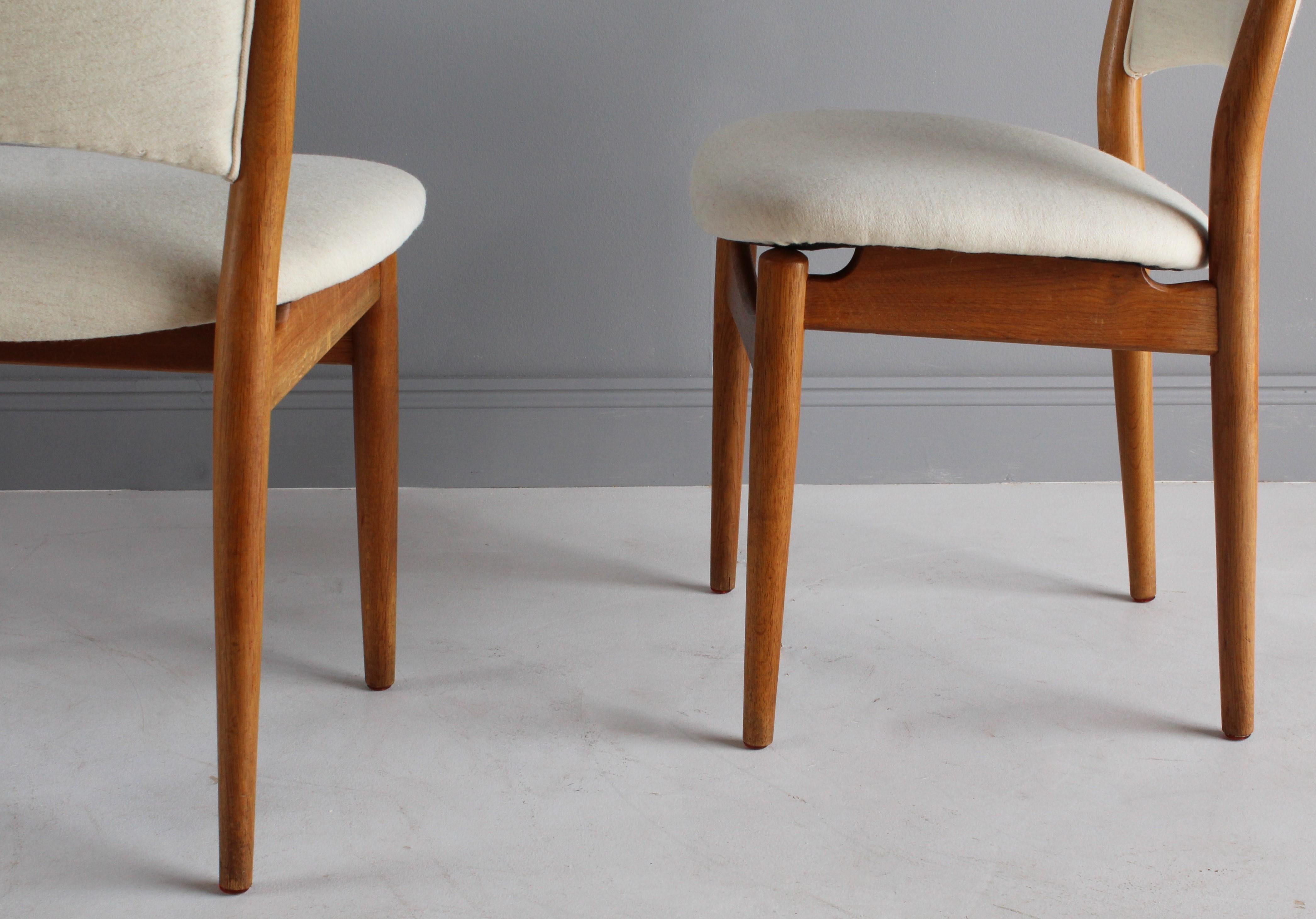 Finn Juhl, 6 Dining Chairs, Oak, Handwoven Fabric, Søren Willadsen, 1956 5