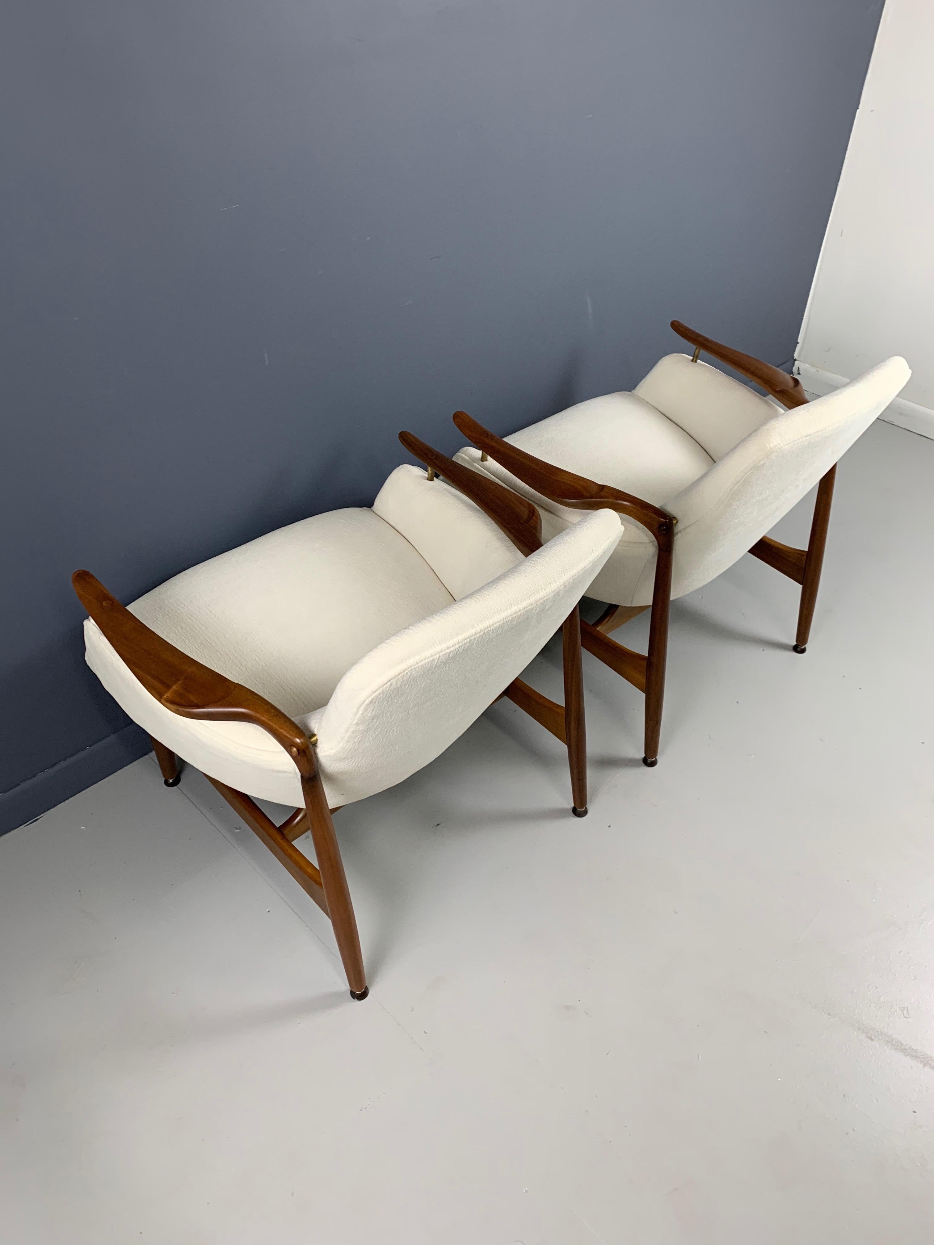 Upholstery Finn Juhl, a Pair of NV 53 Armchairs from Niels Vodder