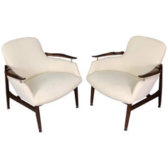 Finn Juhl, a Pair of NV 53 Armchairs from Niels Vodder