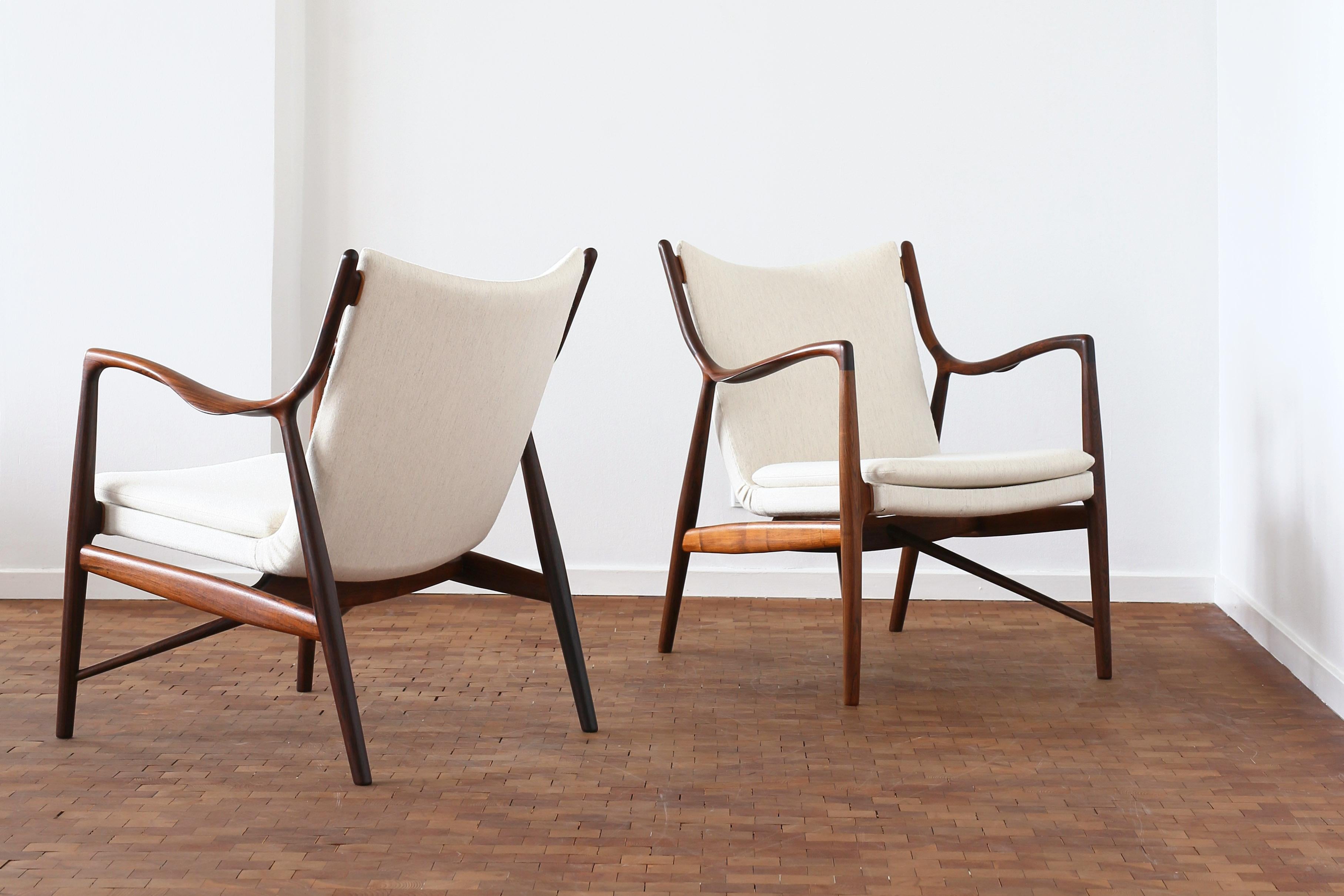 Scandinavian Modern Finn Juhl, a pair of NV45 chairs in Rosewood for Niels Vodder, 1945 For Sale