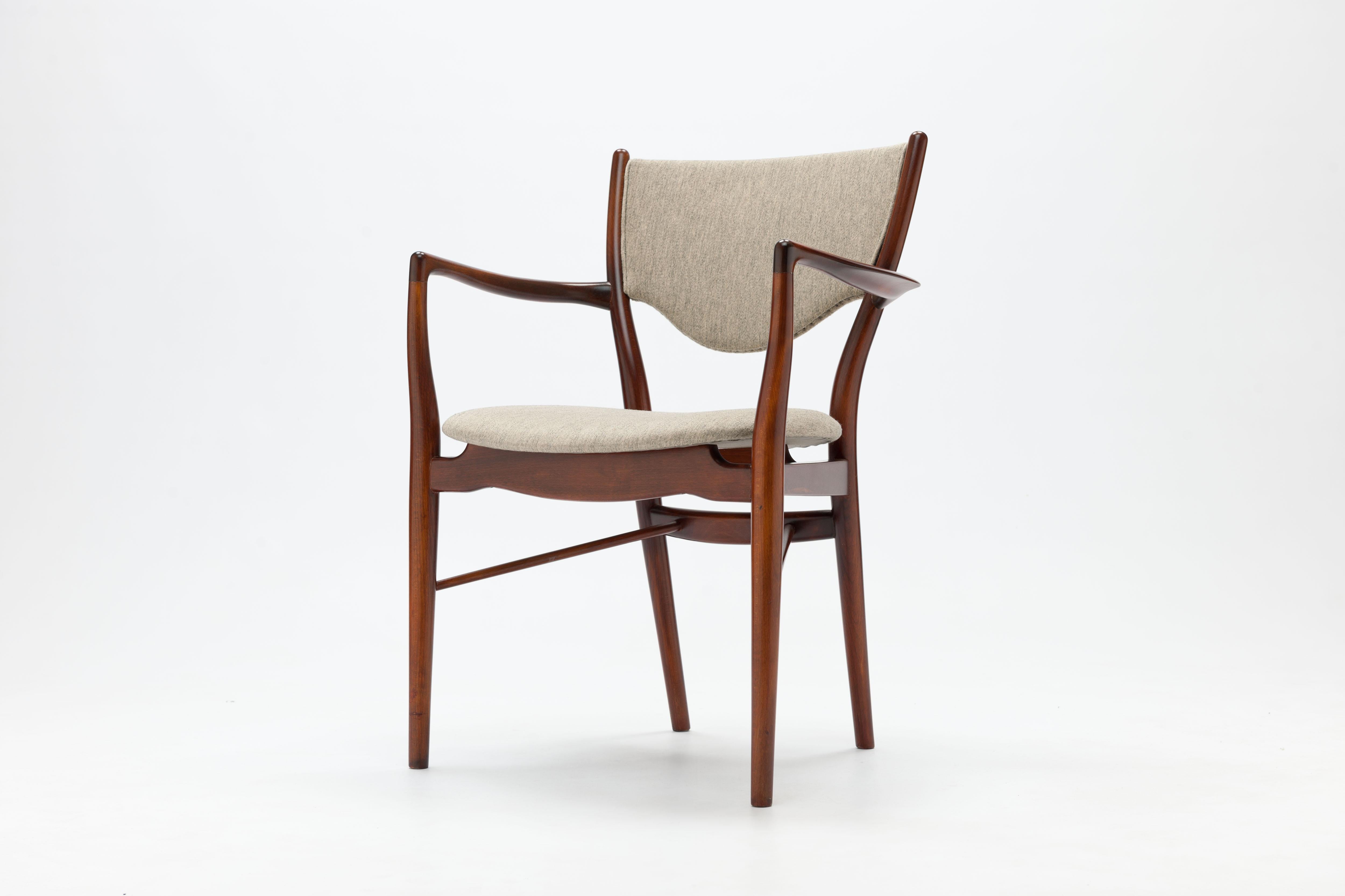 Armchair model BO-46 by Finn Juhl for Bovirke Denmark. Designed in 1953 Based Upon his earlier designed chair model NV46 by Niels Vodder.
Frame of stained beech with good conditioned original 'Savak' fabric. Savak is a typical renown Danish quality