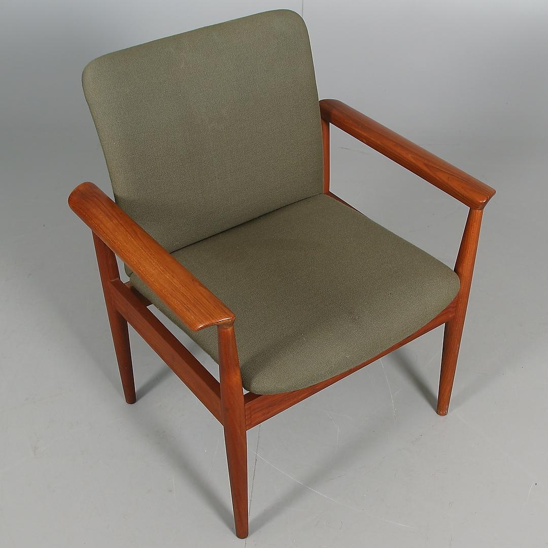 Mid-20th Century Finn Juhl Armchair 209 Diplomat, Early 1960s