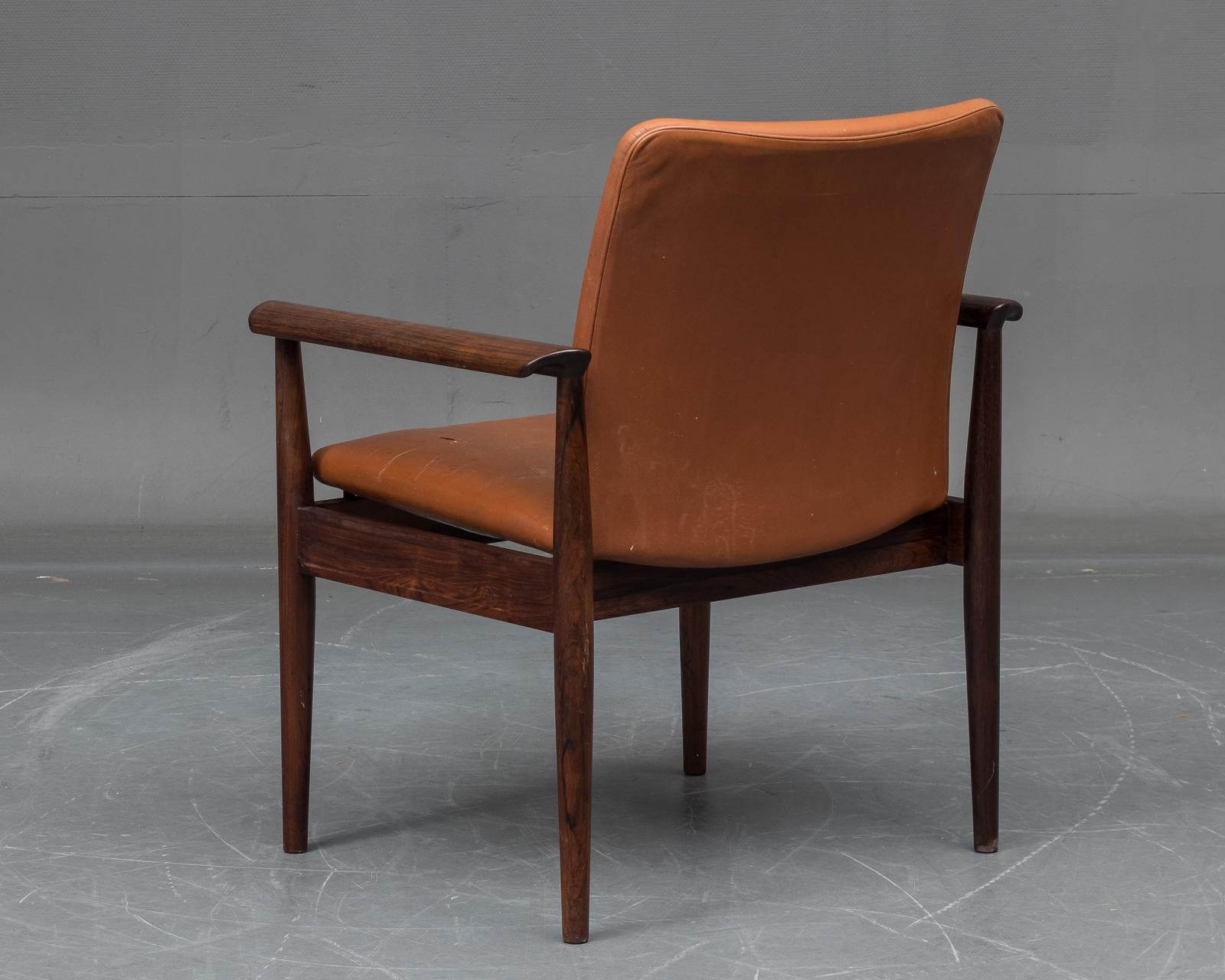 Finn Juhl Armchair 209 Diplomat, Early 1960s In Fair Condition For Sale In Vienna, AT