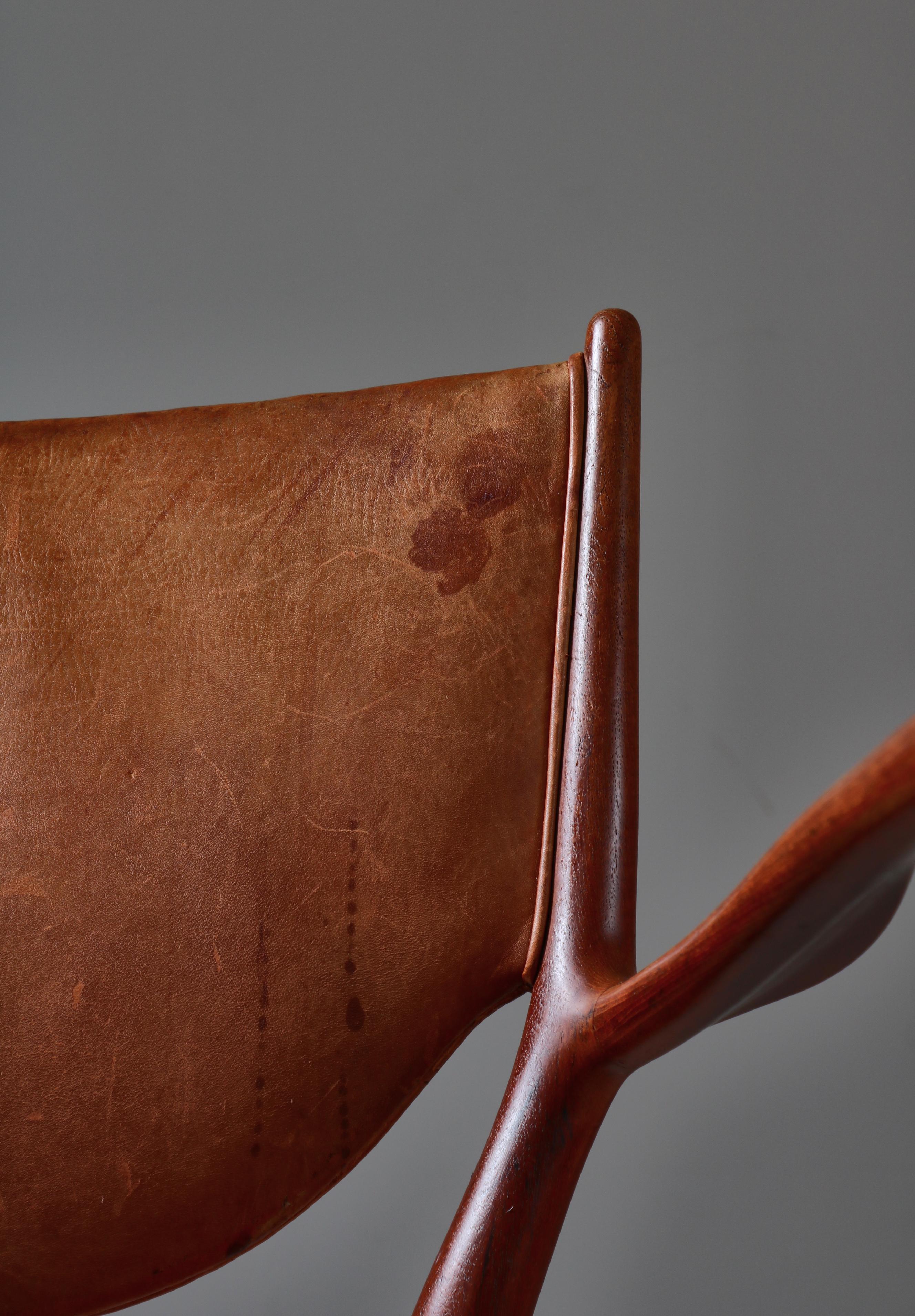 Scandinavian Modern Finn Juhl Armchair NV46 by Niels Vodder in Teakwood & Natural Leather, 1950s