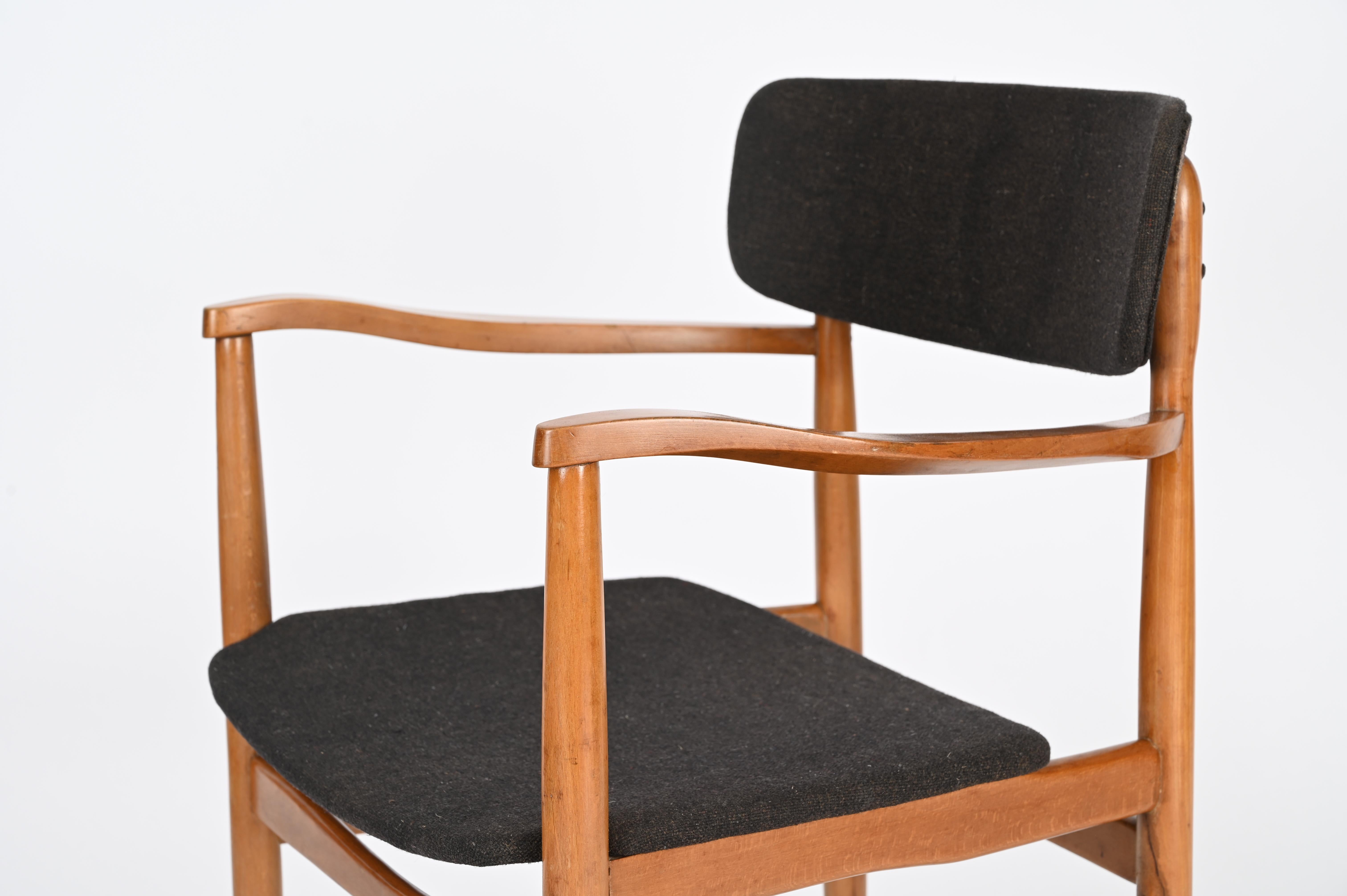 Scandinavo Poltrona o sedia da scrivania Finn Juhls in faggio curvato e tessuto grigio, Danimarca anni '70 in vendita