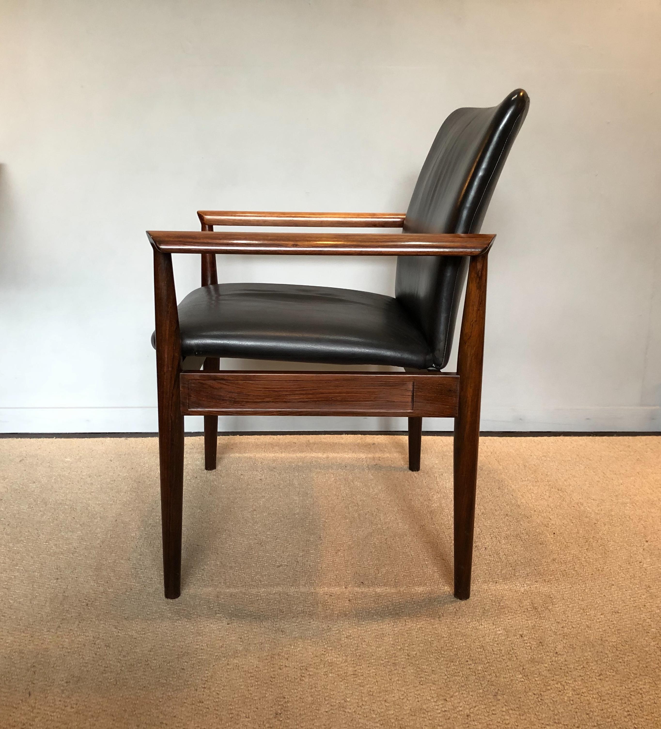 Finn Juhl armchair, Rosewood and Leather Diplomat In Good Condition In London, GB