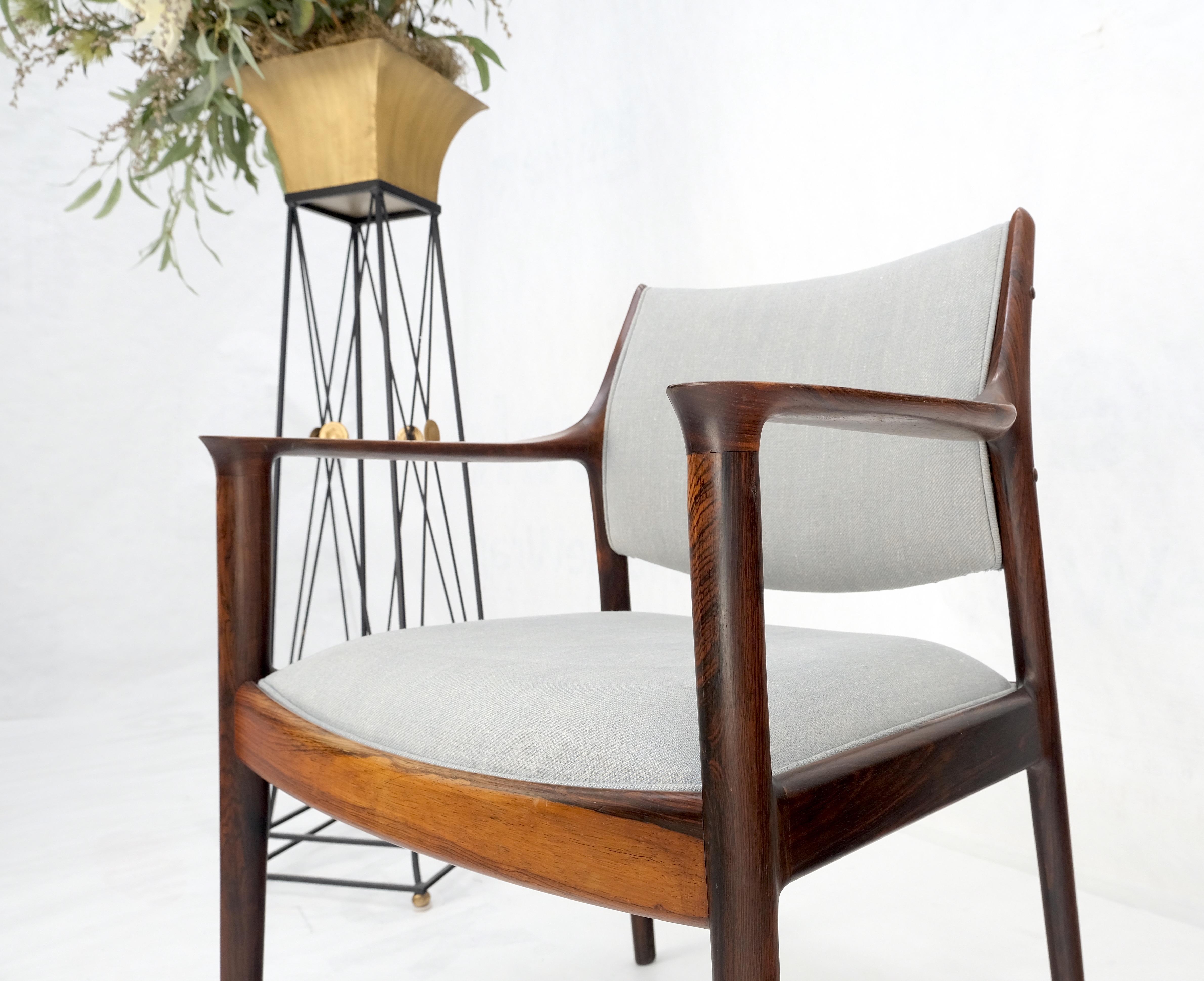 Dänische Mid-Century Modern Finn Juhl zugeschrieben schweren massiven Palisander Arm Schreibtischstuhl neue Polsterung neuwertig!