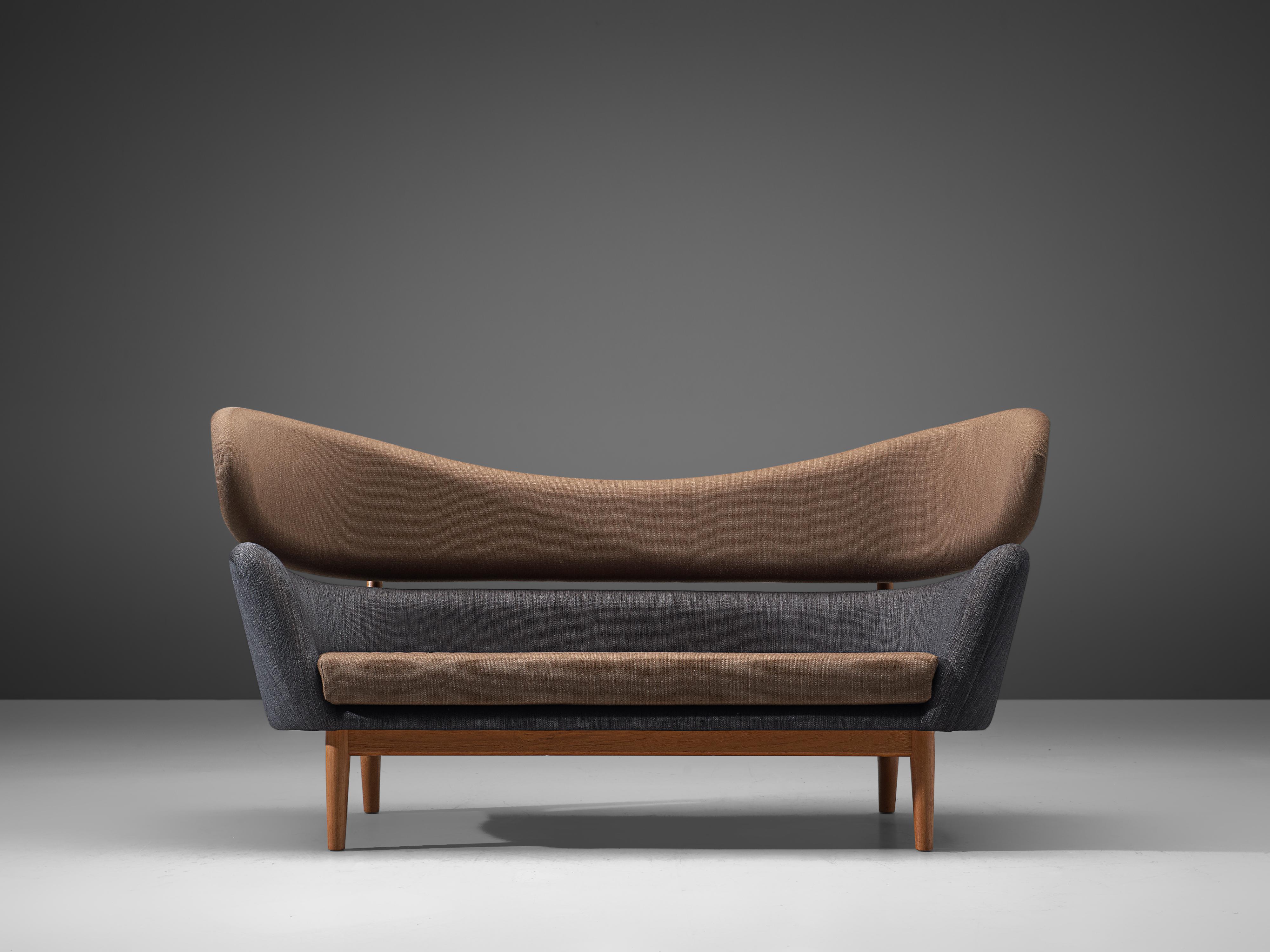 Finn Juhl 'Baker' Sofa in Oak and Black/Brown Fabric In Good Condition In Waalwijk, NL