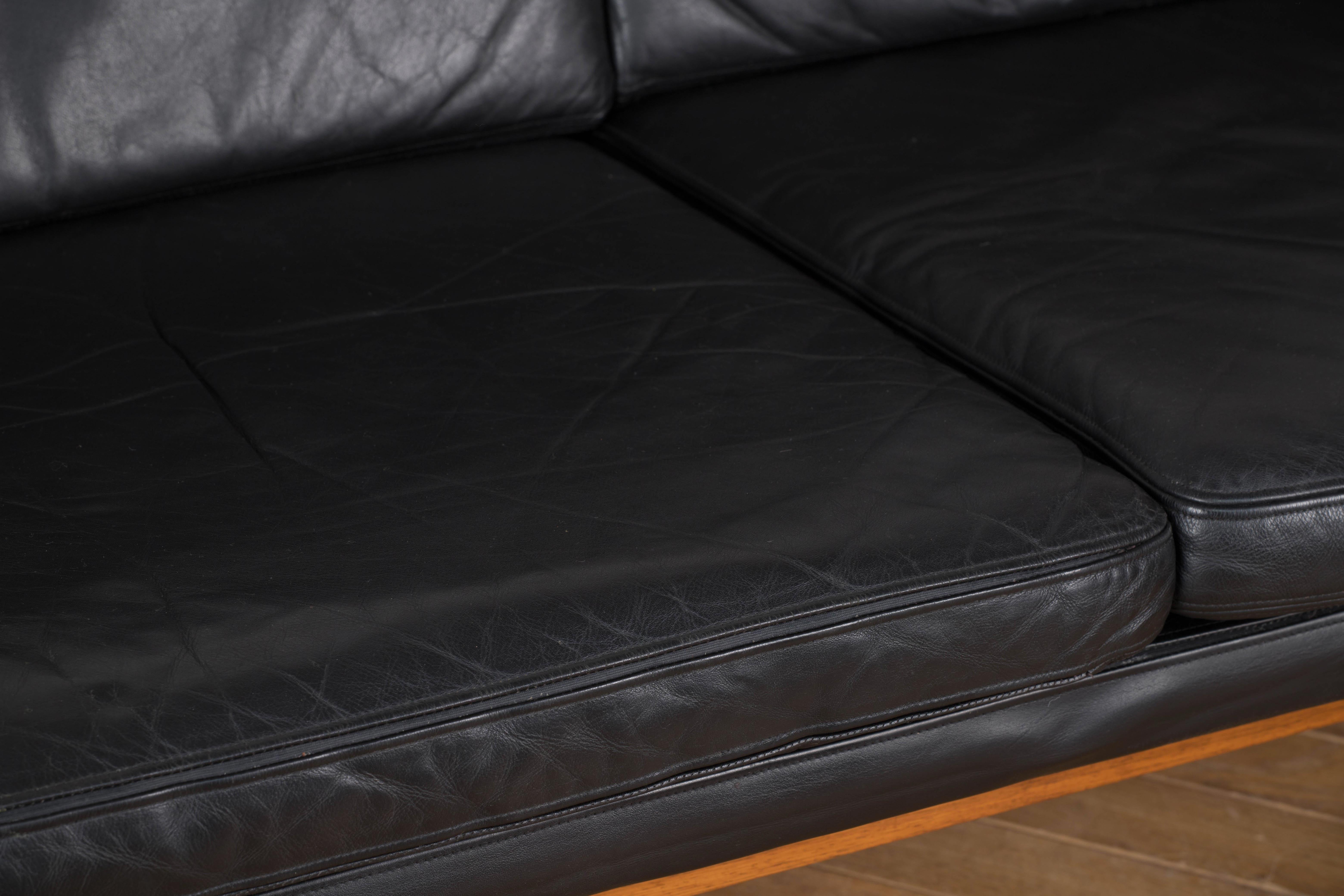 Finn Juhl Black Leather and Rosewood Sofa, Model No 218 