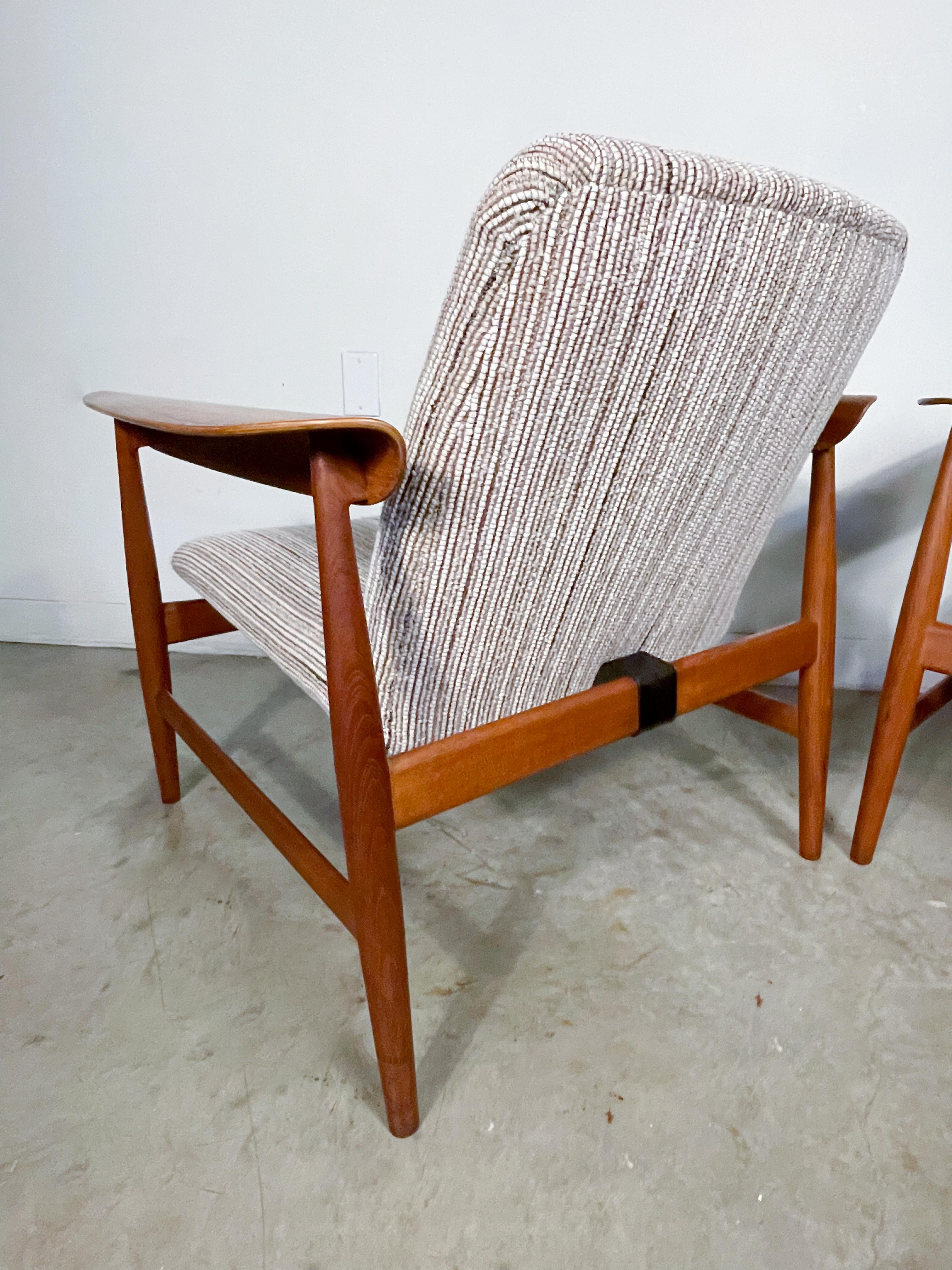 Finn Juhl Bo-118 Teak Lounge Chairs 3