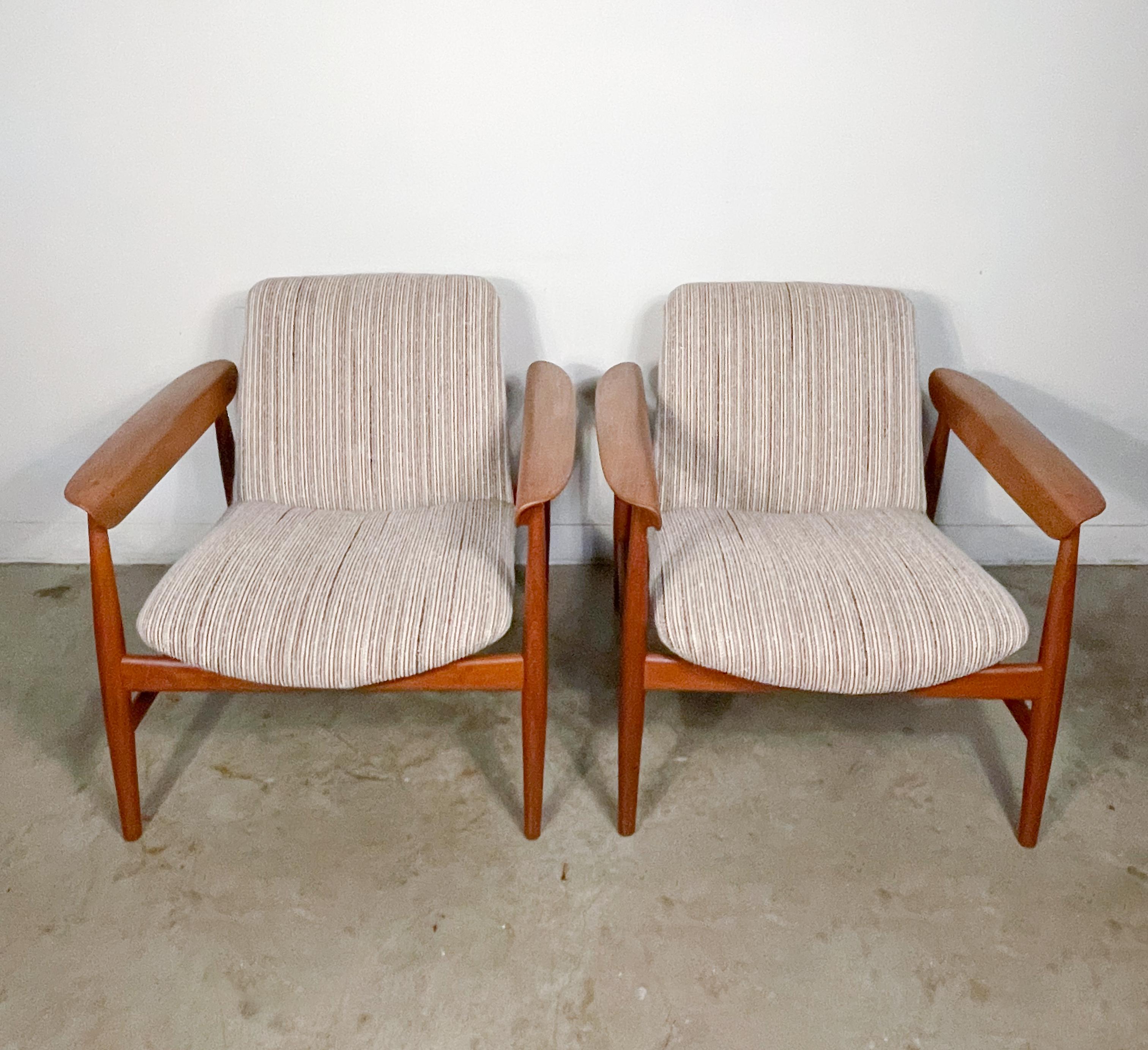 Finn Juhl Bo-118 Teak Lounge Chairs 6