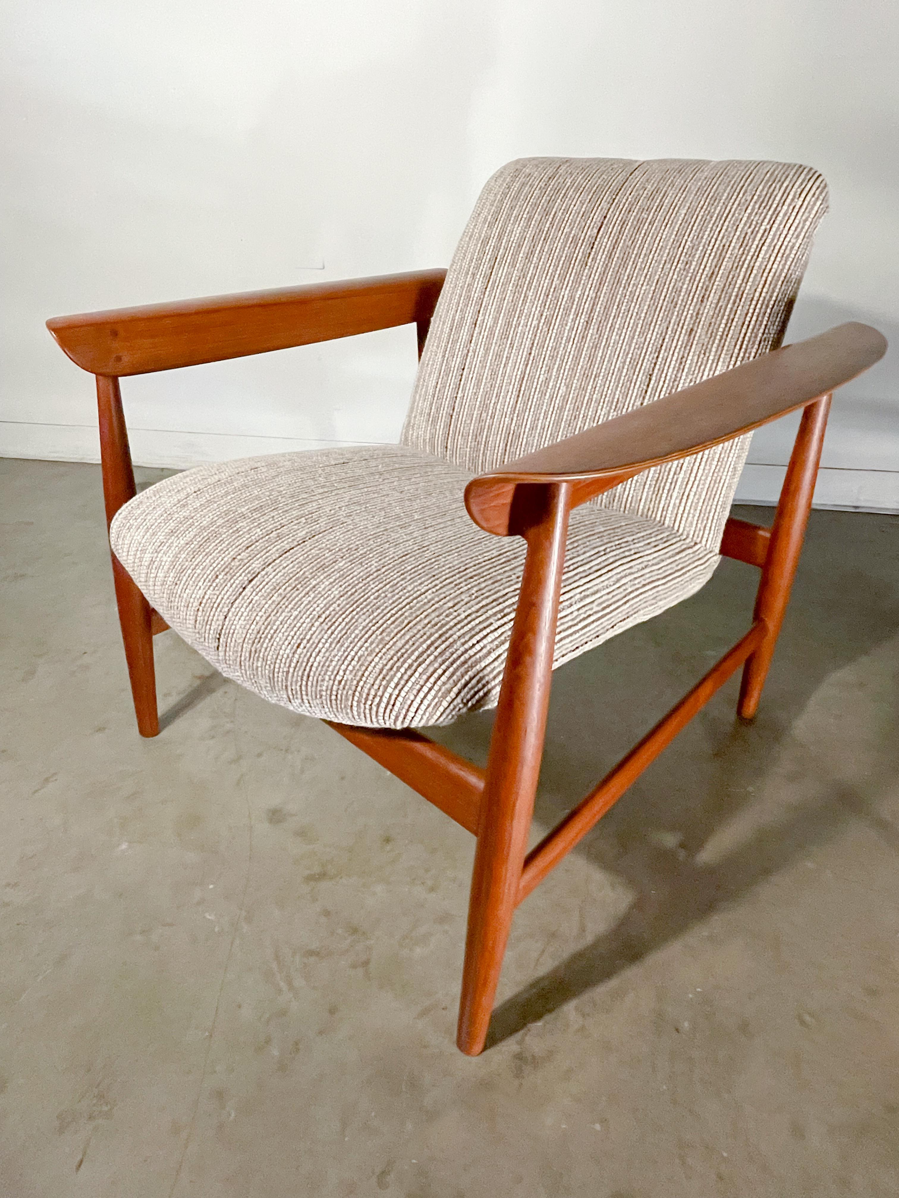 Danish Finn Juhl Bo-118 Teak Lounge Chairs