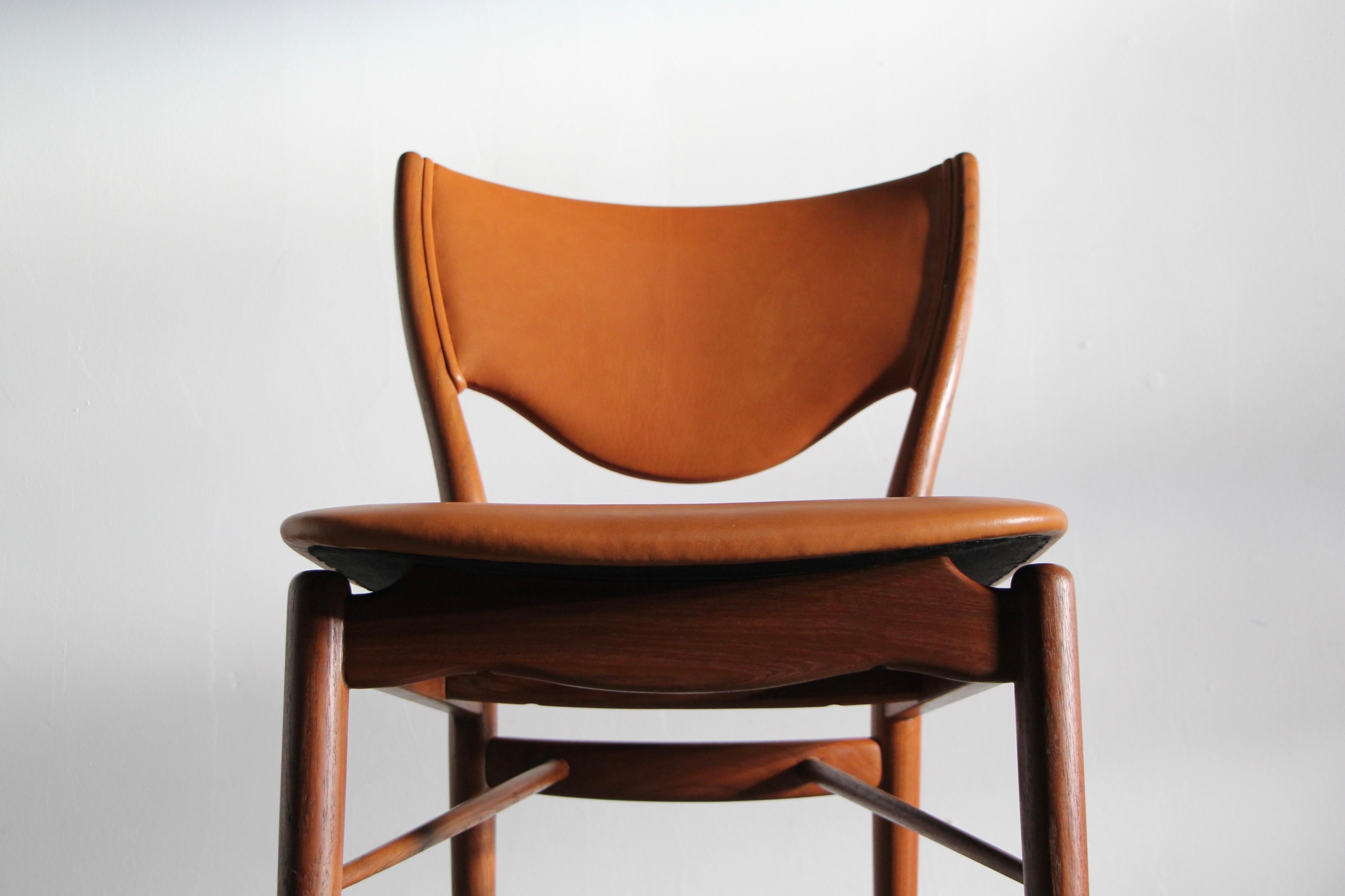 Finn Juhl “BO 63” Sculpted Teak Dining Chairs in Cognac Goatskin Leather, 1950s For Sale 4