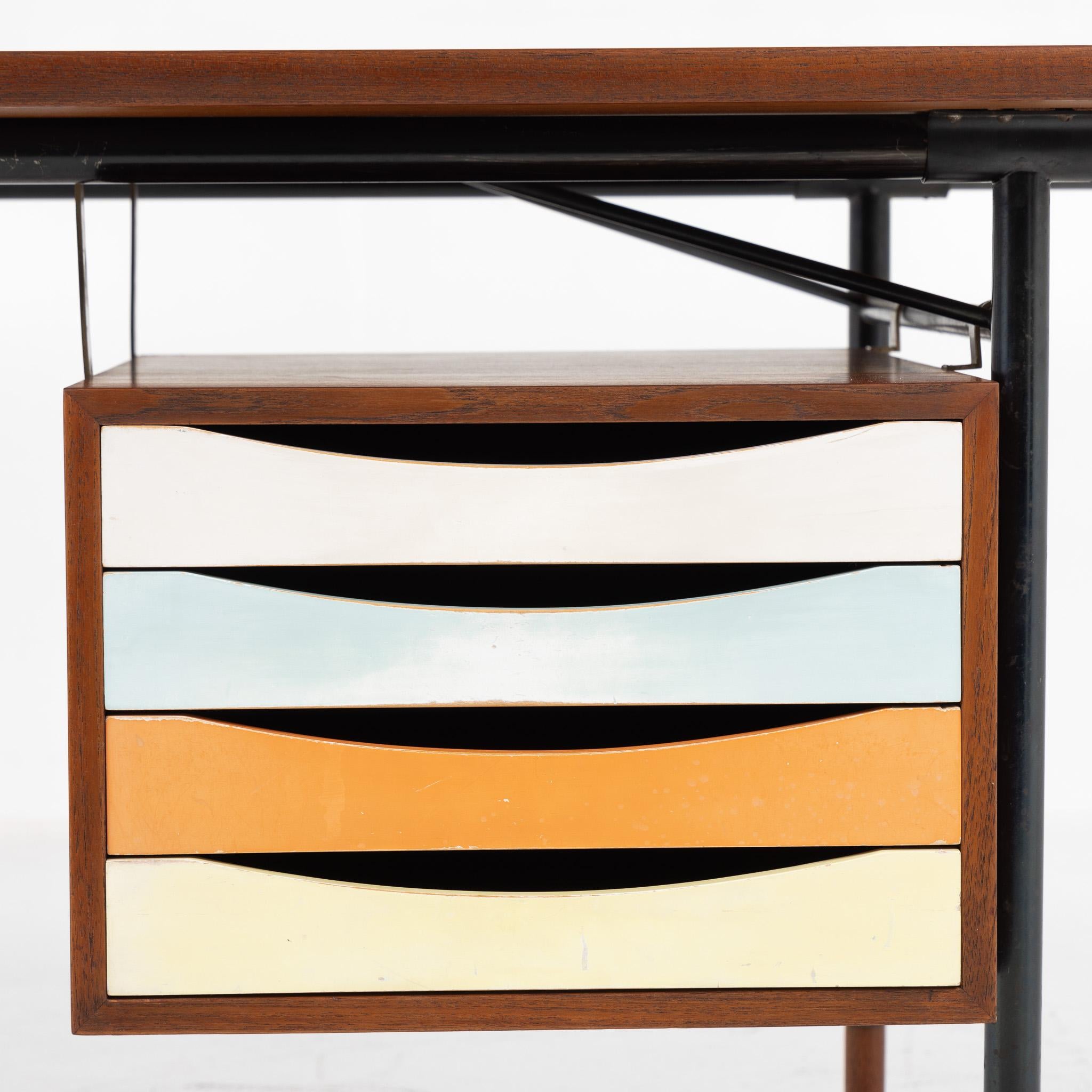 20th Century Rare 'Nyhavn' desk (model BO 69) in teak by Finn Juhl