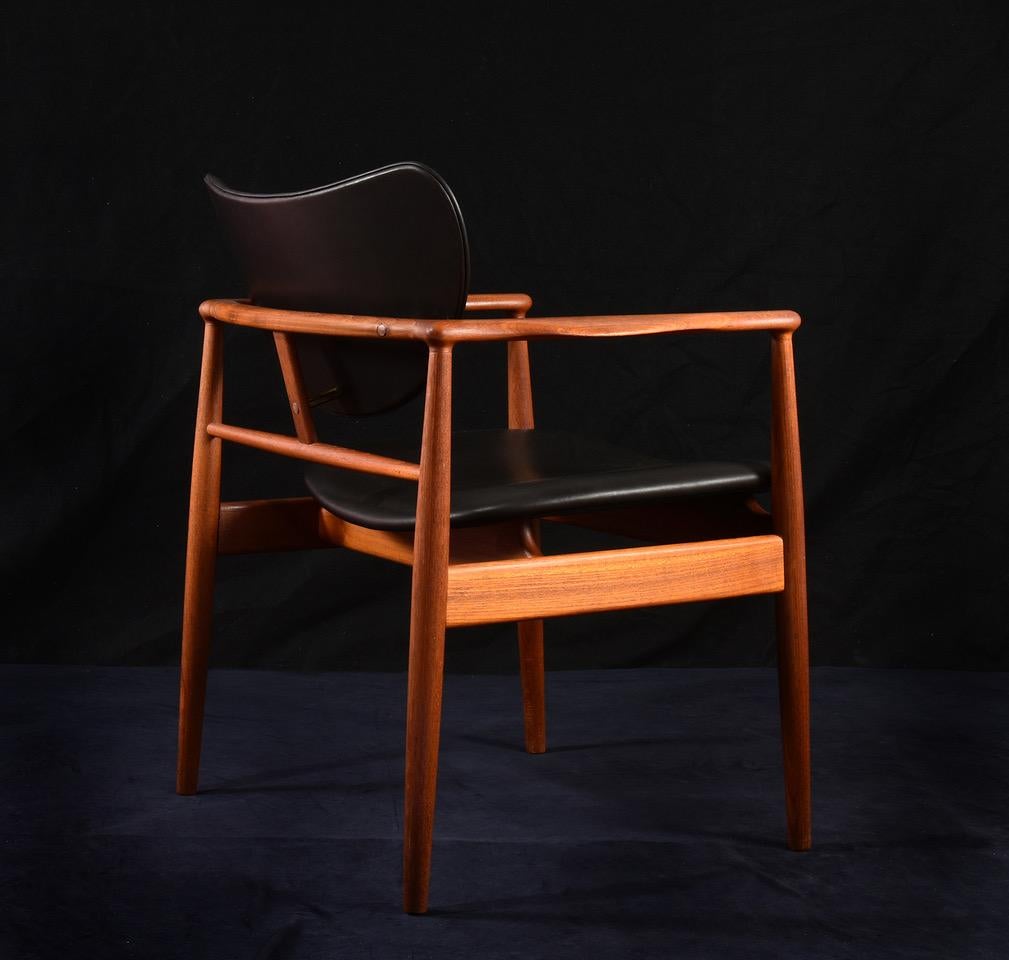 Leather Finn Juhl by Niels Vodder, Pair of Armchairs, Model NV48