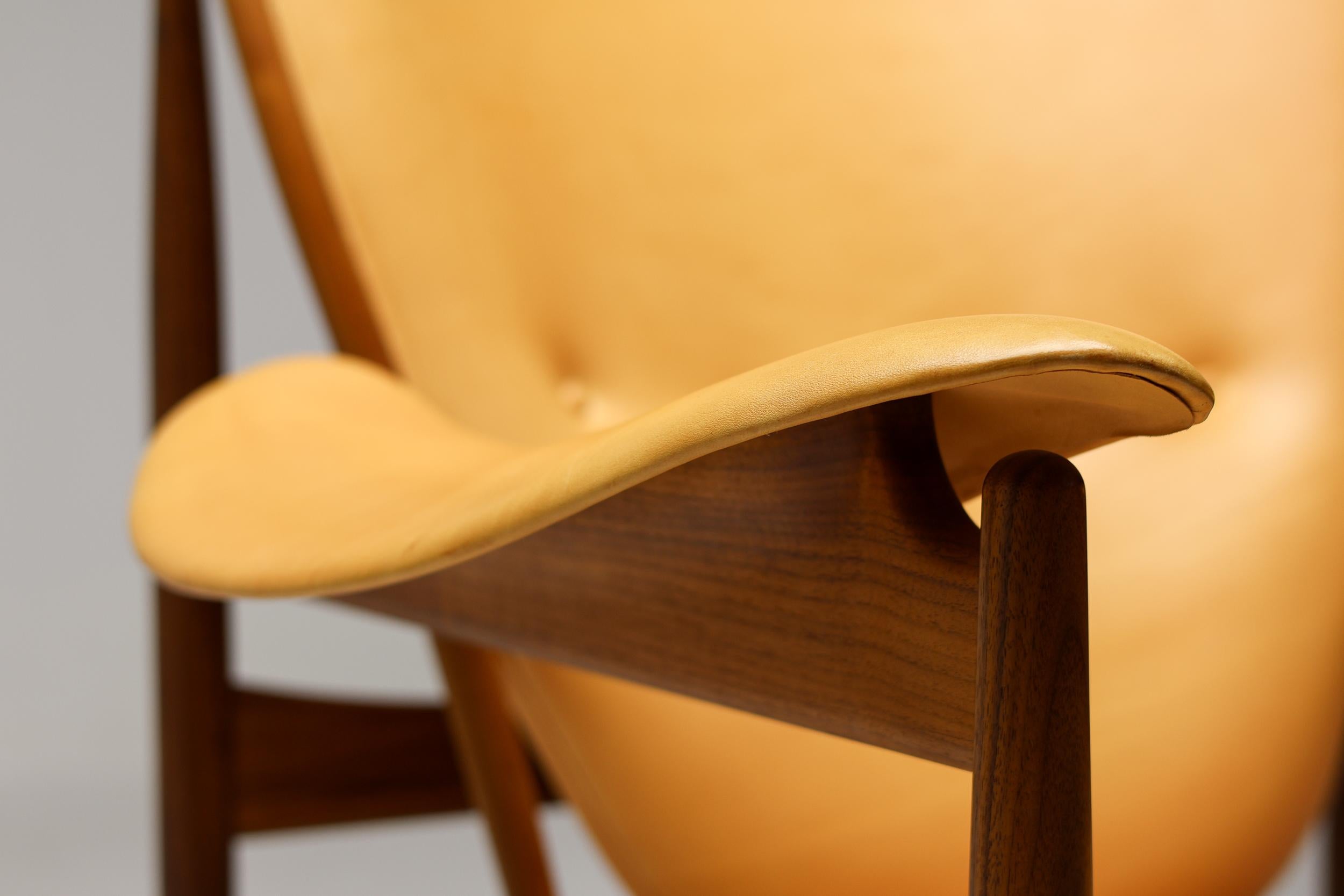 20th Century Finn Juhl Chieftain Armchair, Walnut and Vegetal Nature Leather