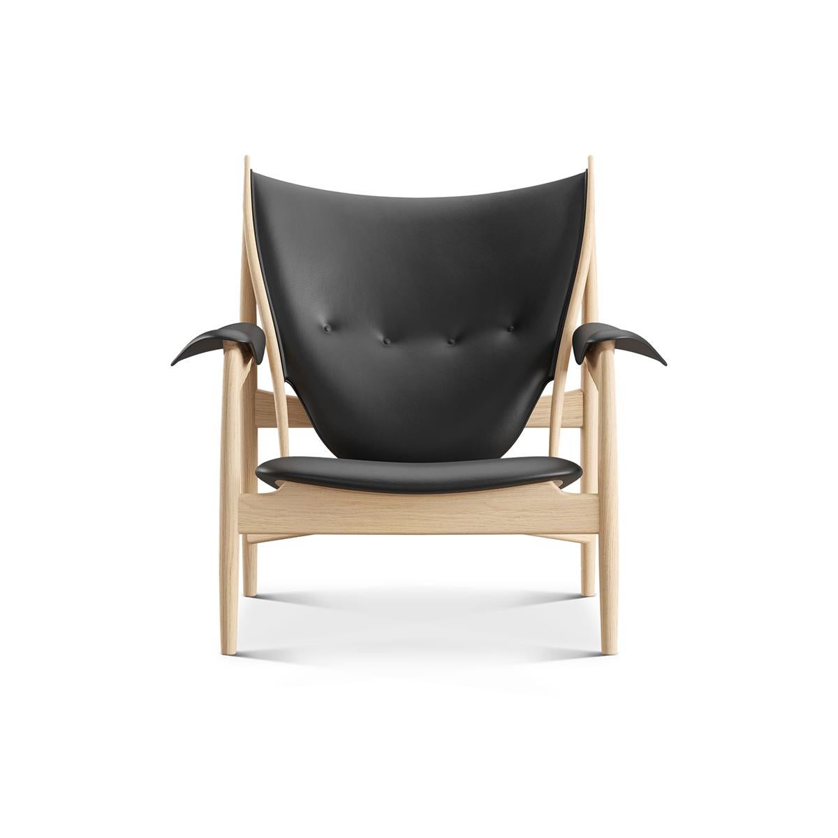 Chair designed by Finn Juhl in 1949, relaunched in 2002.
Manufactured by House of Finn Juhl in Denmark.

The iconic Chieftain Chair is one of Finn Juhl’s absolute masterpieces, representing the peak of his career as a furniture designer. At its