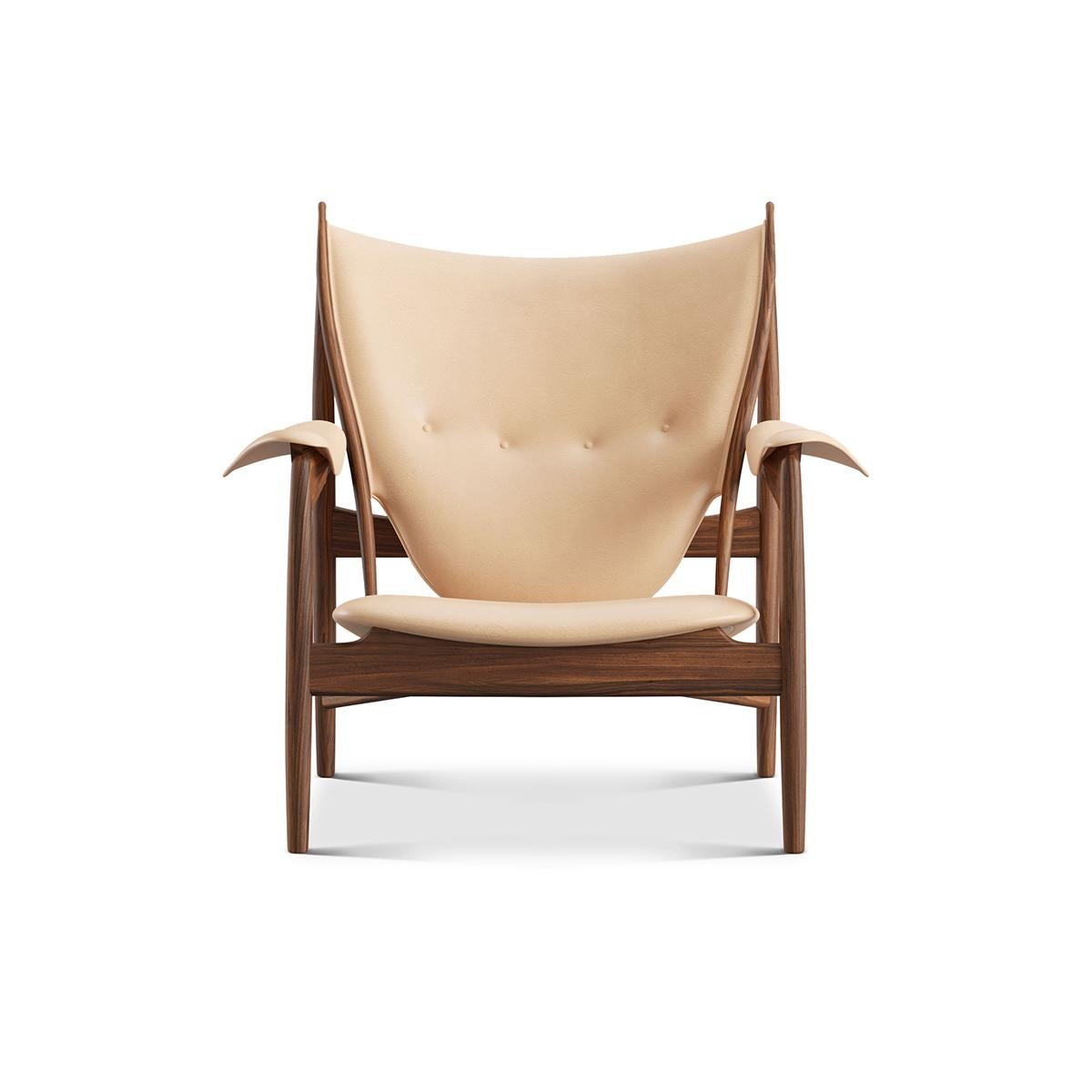 Sedia disegnata da Finn Juhl nel 1949 e rilanciata nel 2002.
Prodotto da House of Finn Juhl in Danimarca.

L'iconica sedia Chieftain è uno dei capolavori assoluti di Finn Juhl e rappresenta l'apice della sua carriera di designer di mobili. Al